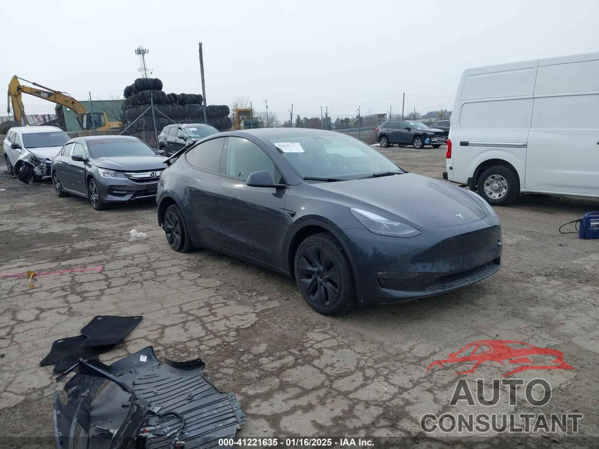 TESLA MODEL Y 2024 - 7SAYGAEE9RF180802