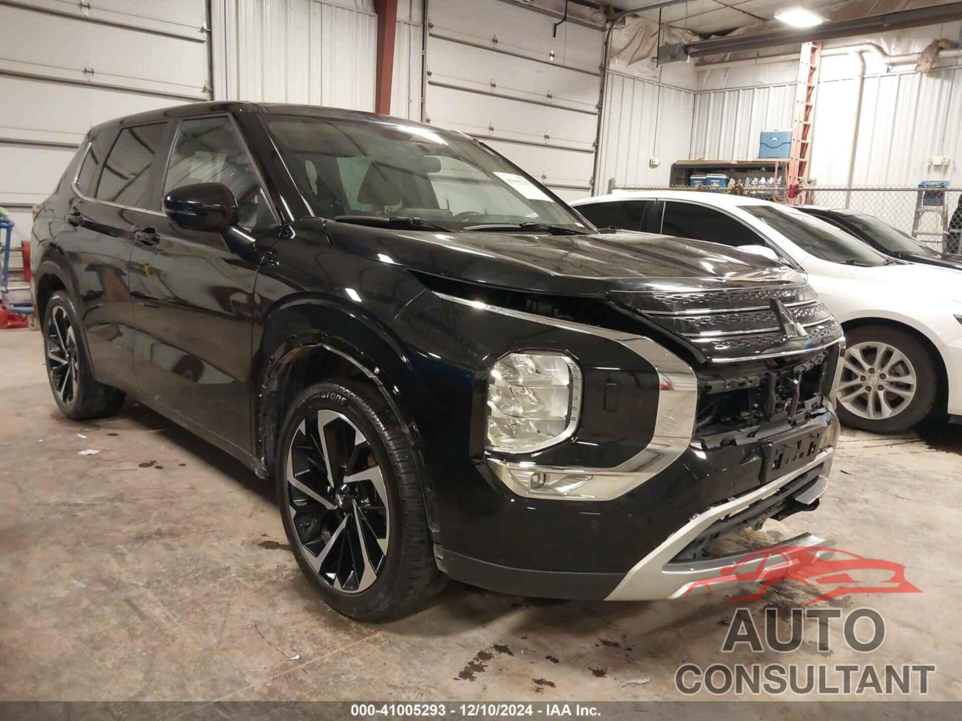 MITSUBISHI OUTLANDER 2023 - JA4J4UA82PZ009206