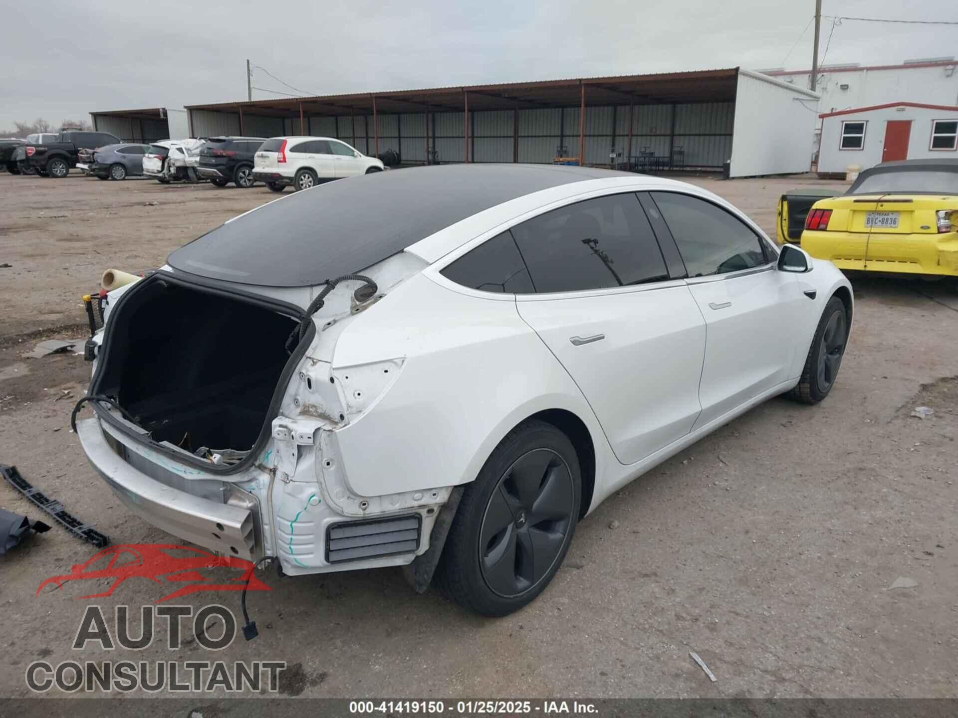 TESLA MODEL 3 2019 - 5YJ3E1EB2KF388108