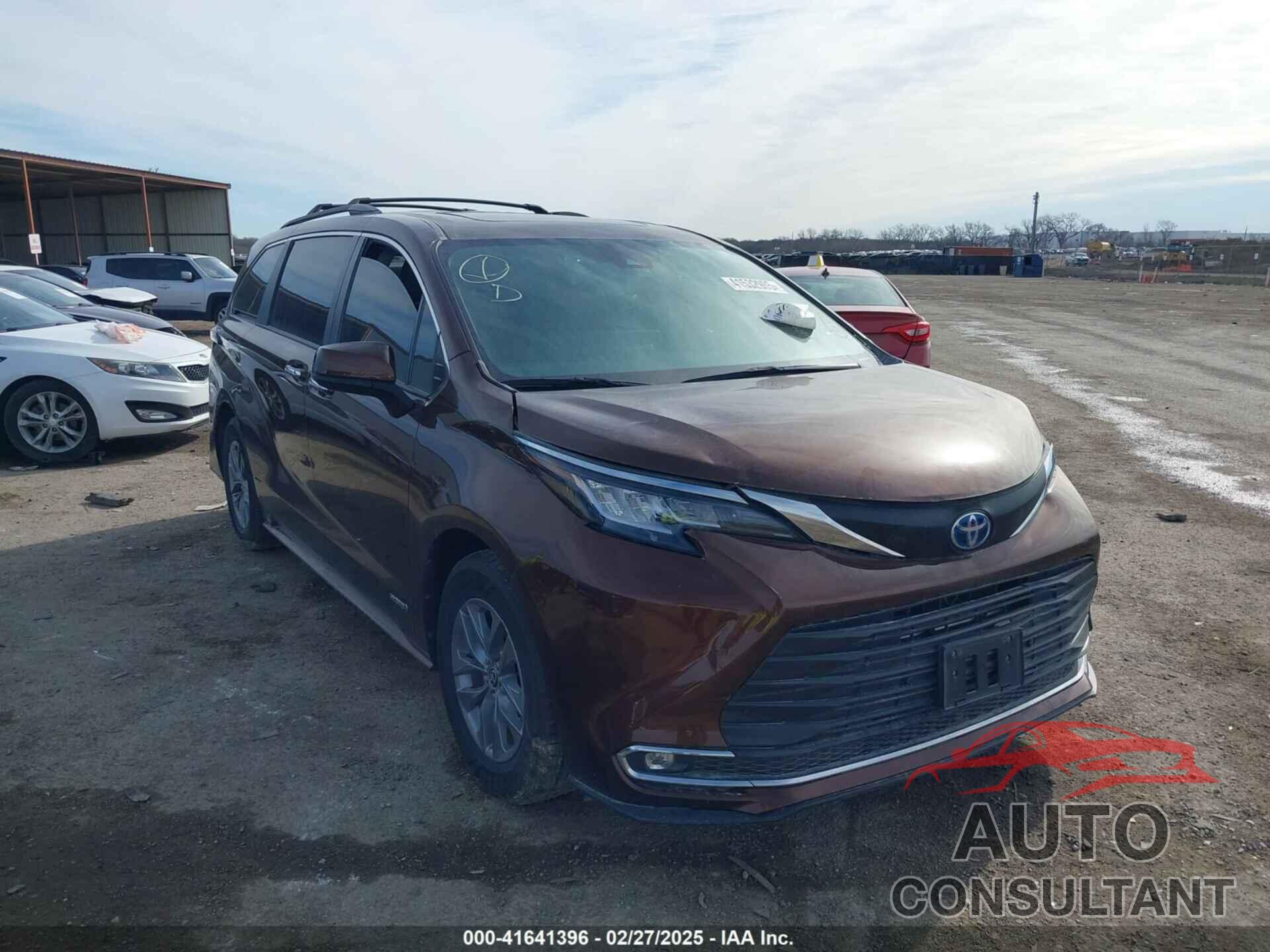 TOYOTA SIENNA 2021 - 5TDJRKEC2MS005454