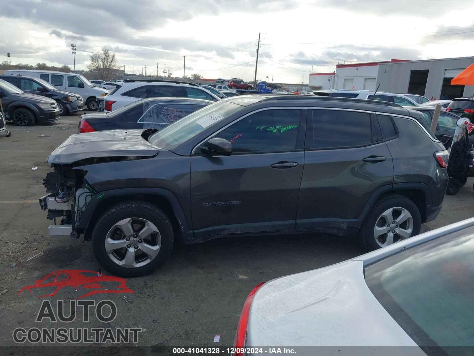 JEEP COMPASS 2018 - 3C4NJDBB0JT303891