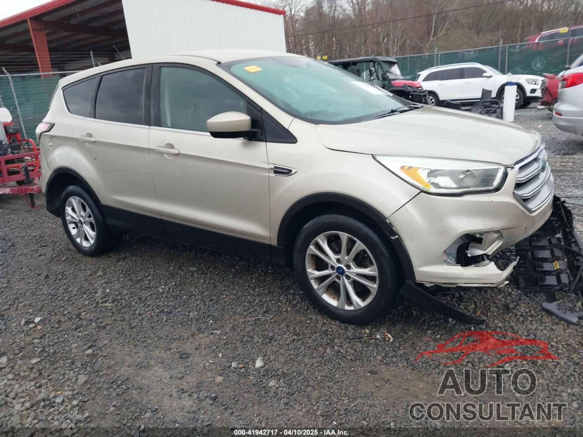 FORD ESCAPE 2017 - 1FMCU9GD9HUC63229