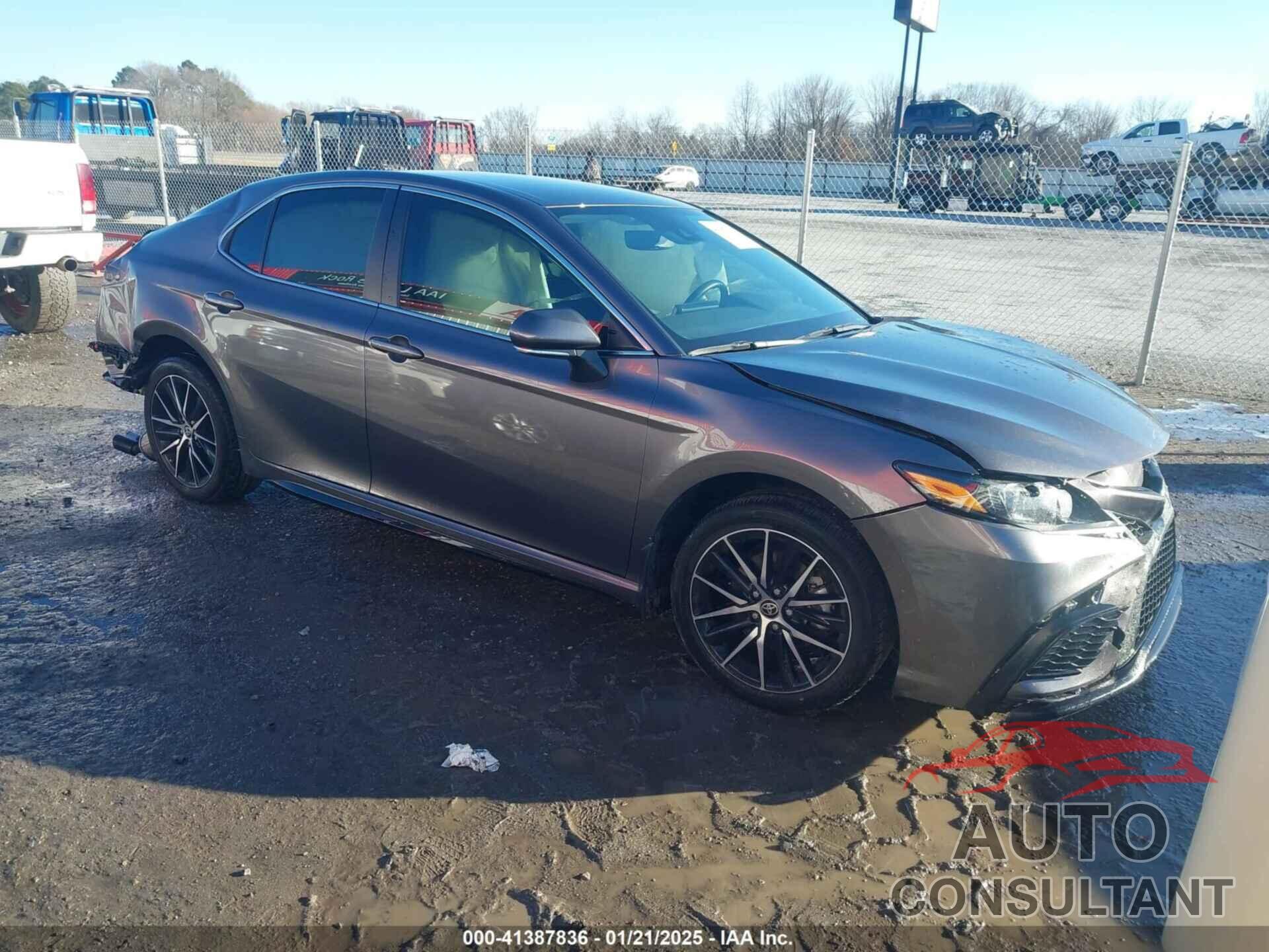 TOYOTA CAMRY 2023 - 4T1G11AK4PU752297