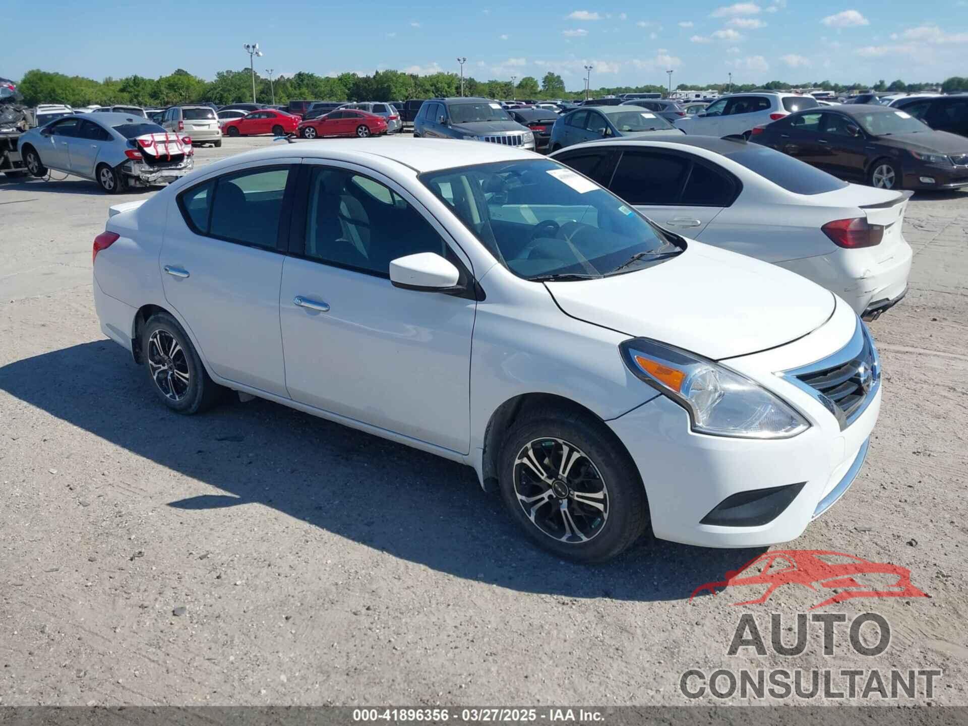 NISSAN VERSA 2017 - 3N1CN7AP8HL812621