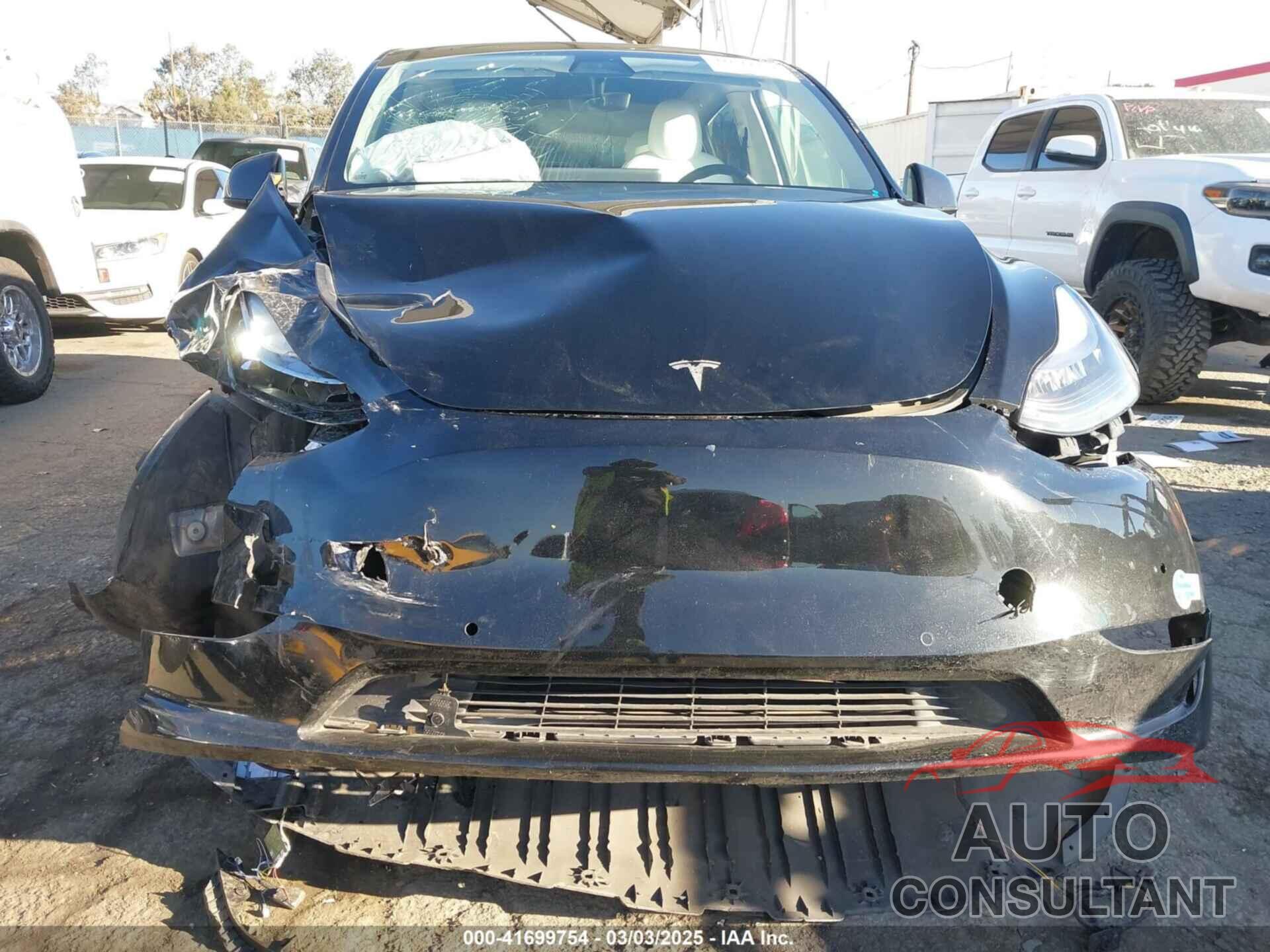 TESLA MODEL Y 2021 - 5YJYGAEE5MF158253