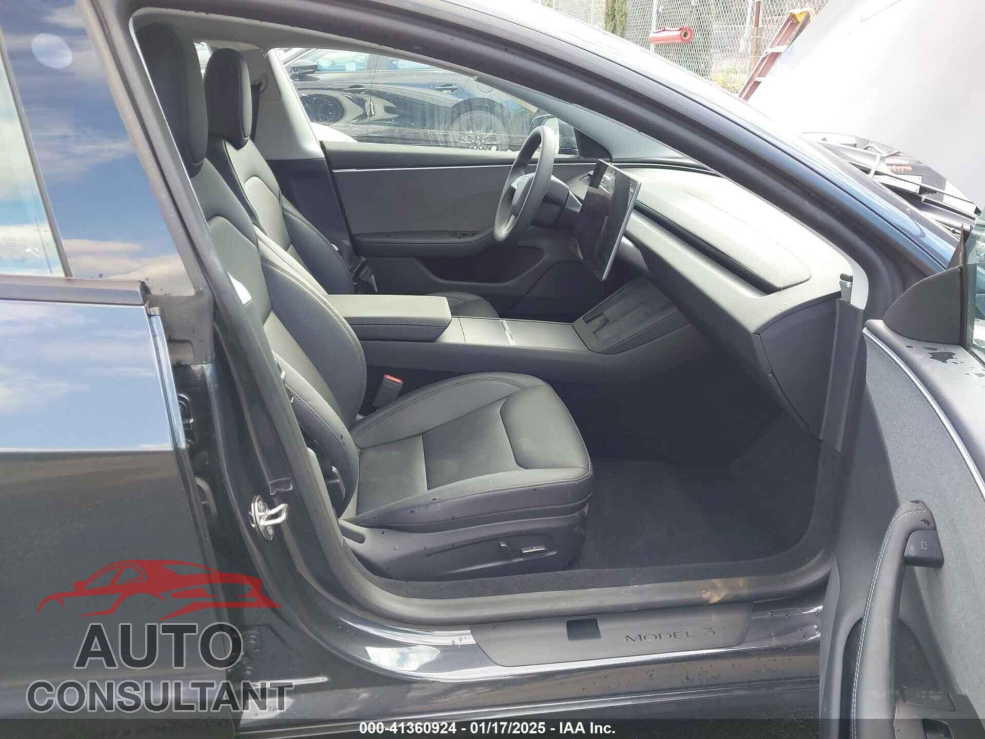 TESLA MODEL 3 2024 - 5YJ3E1EA2RF739987