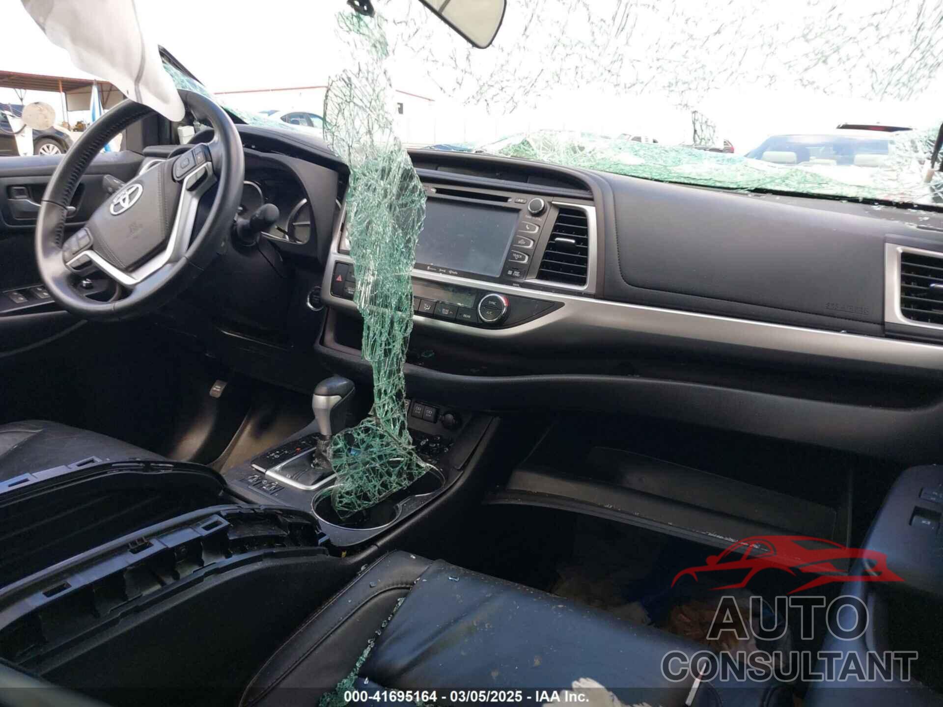 TOYOTA HIGHLANDER 2017 - 5TDKZRFH3HS509363