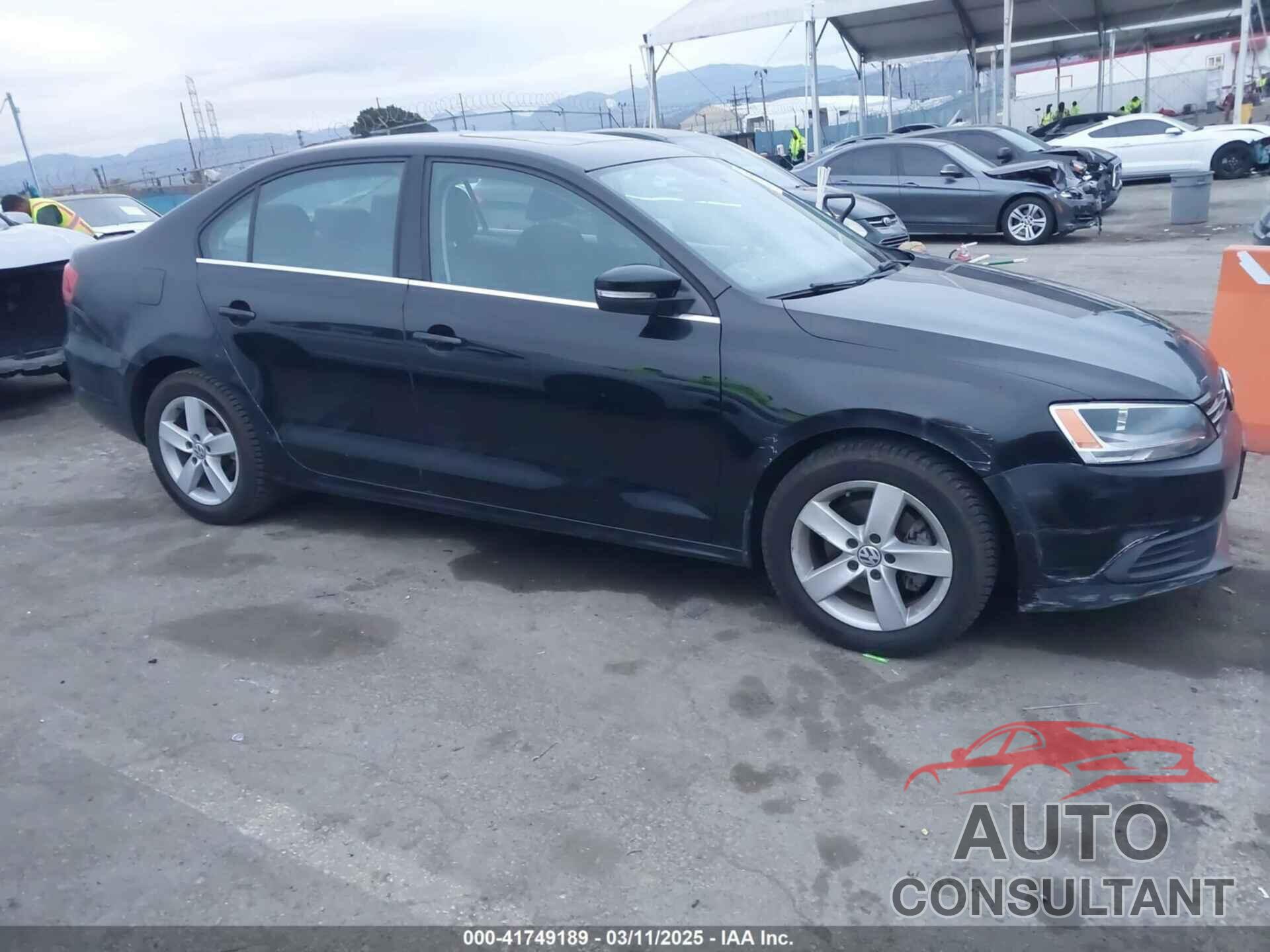 VOLKSWAGEN JETTA 2013 - 3VWLL7AJ4DM248448