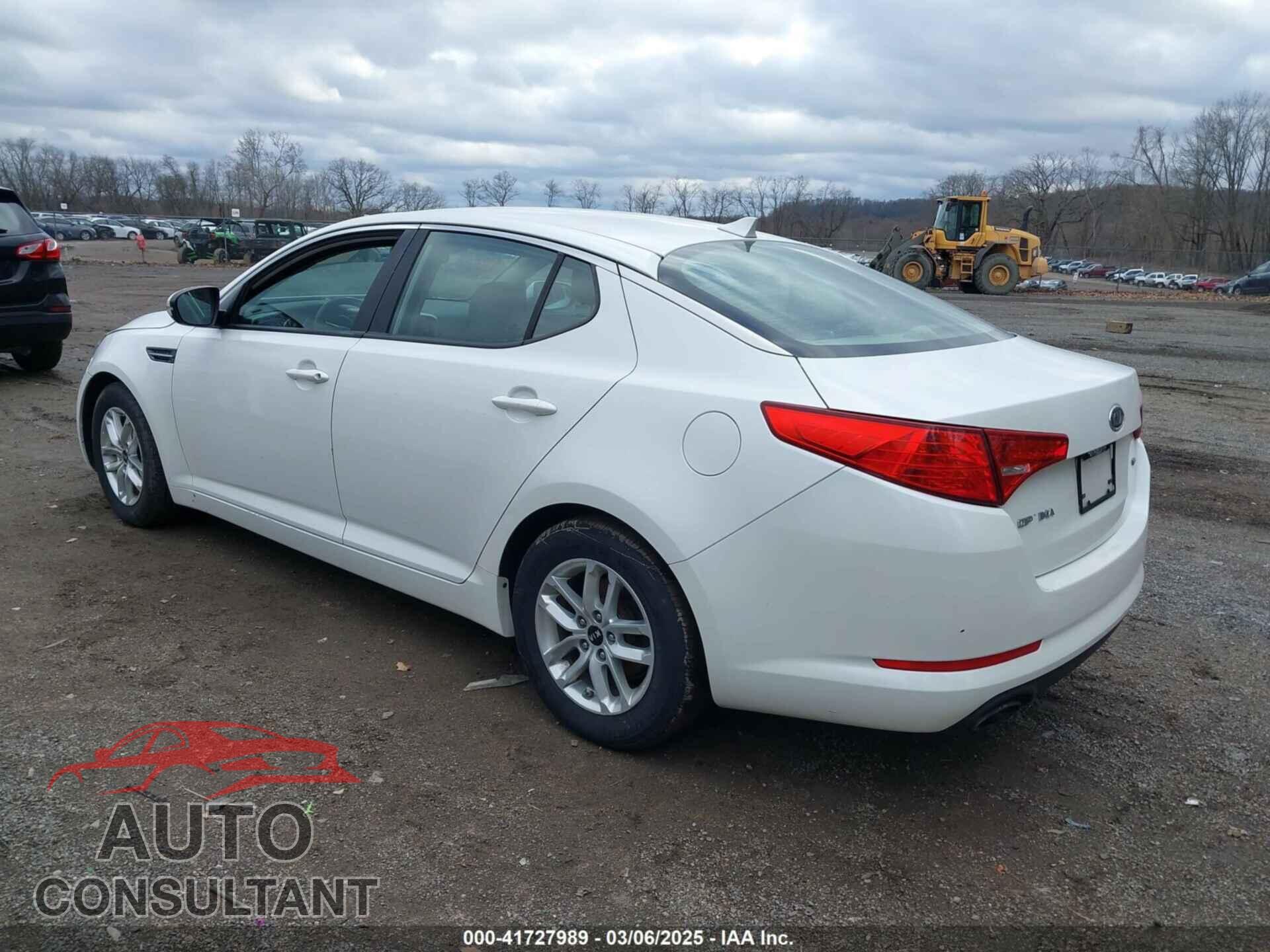 KIA OPTIMA 2011 - KNAGM4A70B5140204