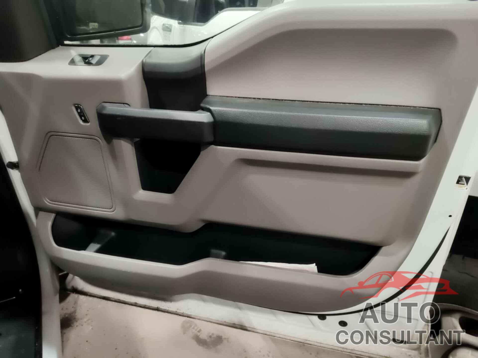 FORD F150 2017 - 1FTMF1C81HKC67624