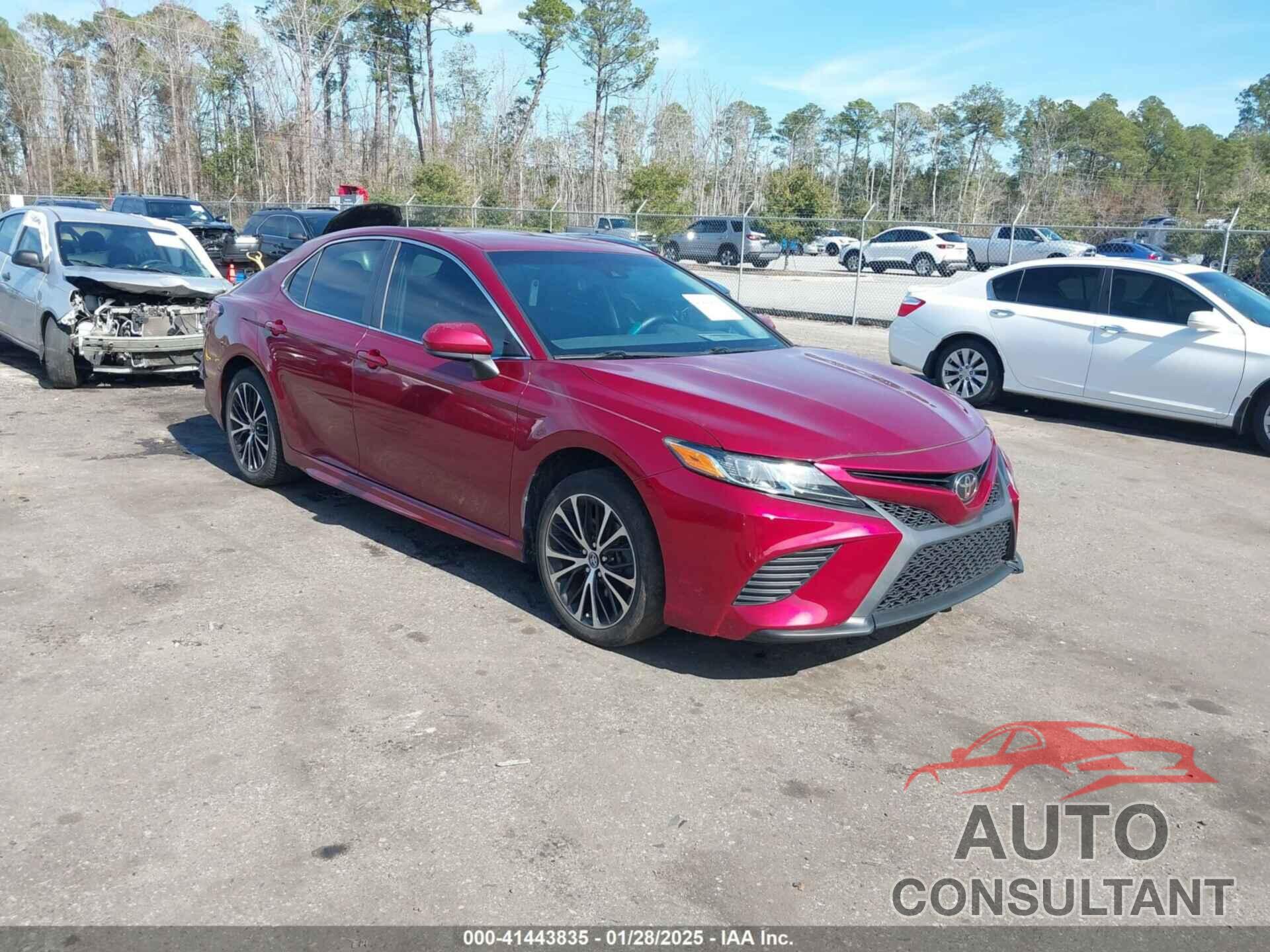 TOYOTA CAMRY 2018 - 4T1B11HK4JU602889