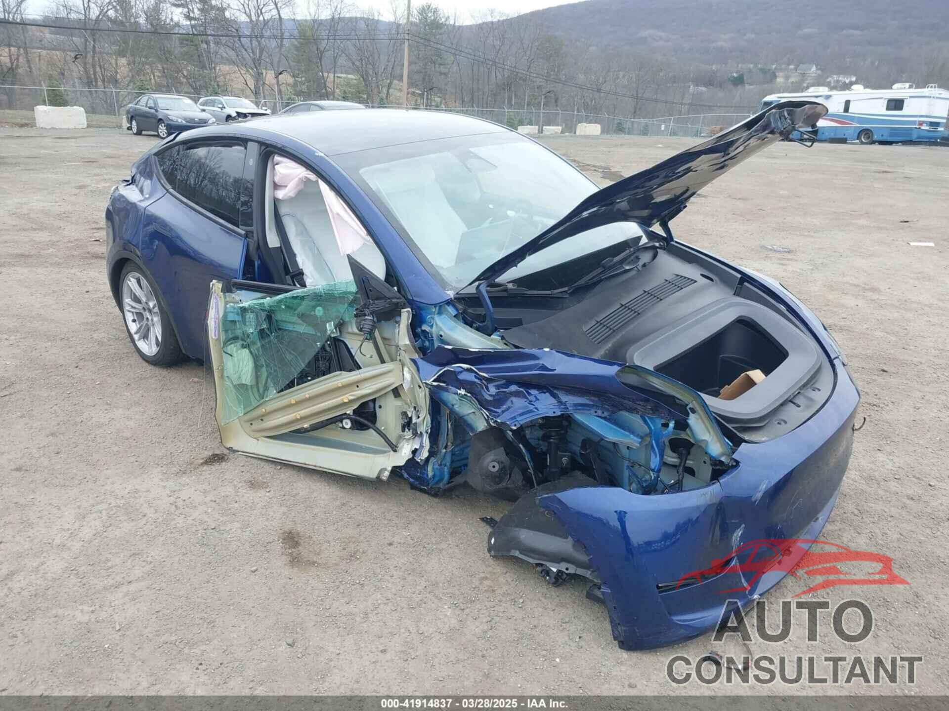 TESLA MODEL Y 2023 - 7SAYGDEE8PF702804
