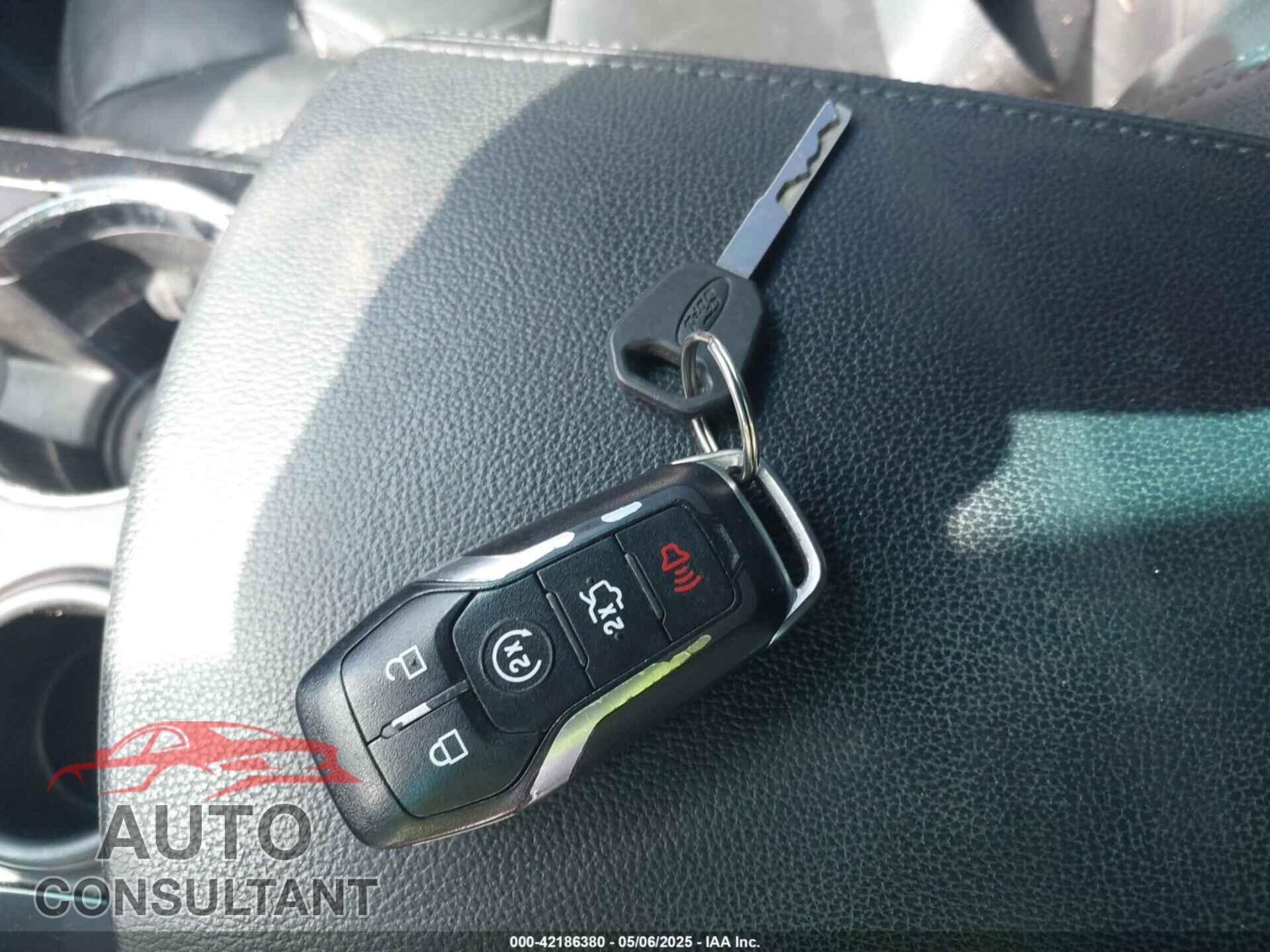 FORD EXPLORER 2017 - 1FM5K7DH6HGA57231