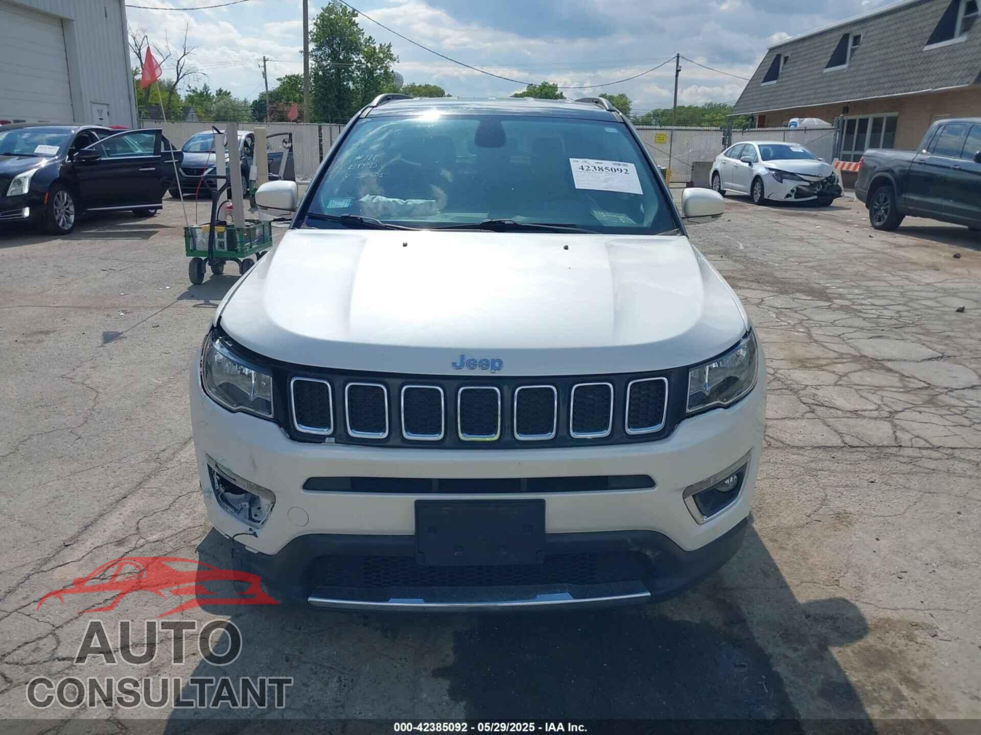 JEEP COMPASS 2018 - 3C4NJDCB5JT354348