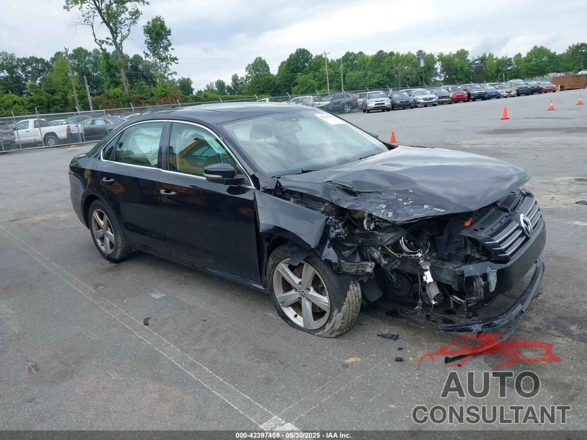 VOLKSWAGEN PASSAT 2013 - 1VWBH7A38DC088638