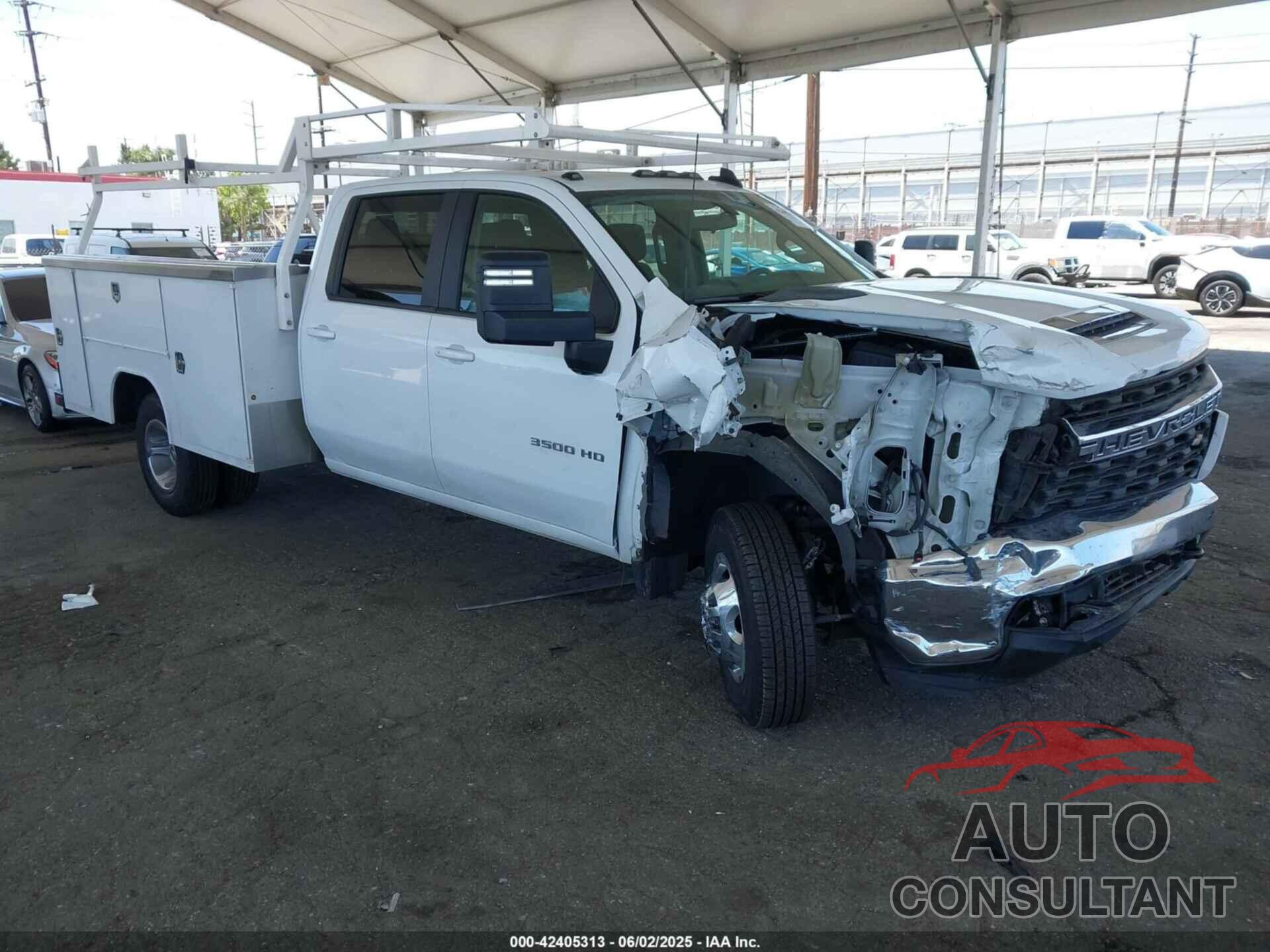 CHEVROLET SILVERADO 3500HD CHASSIS 2022 - 1GB4YTE72NF100675