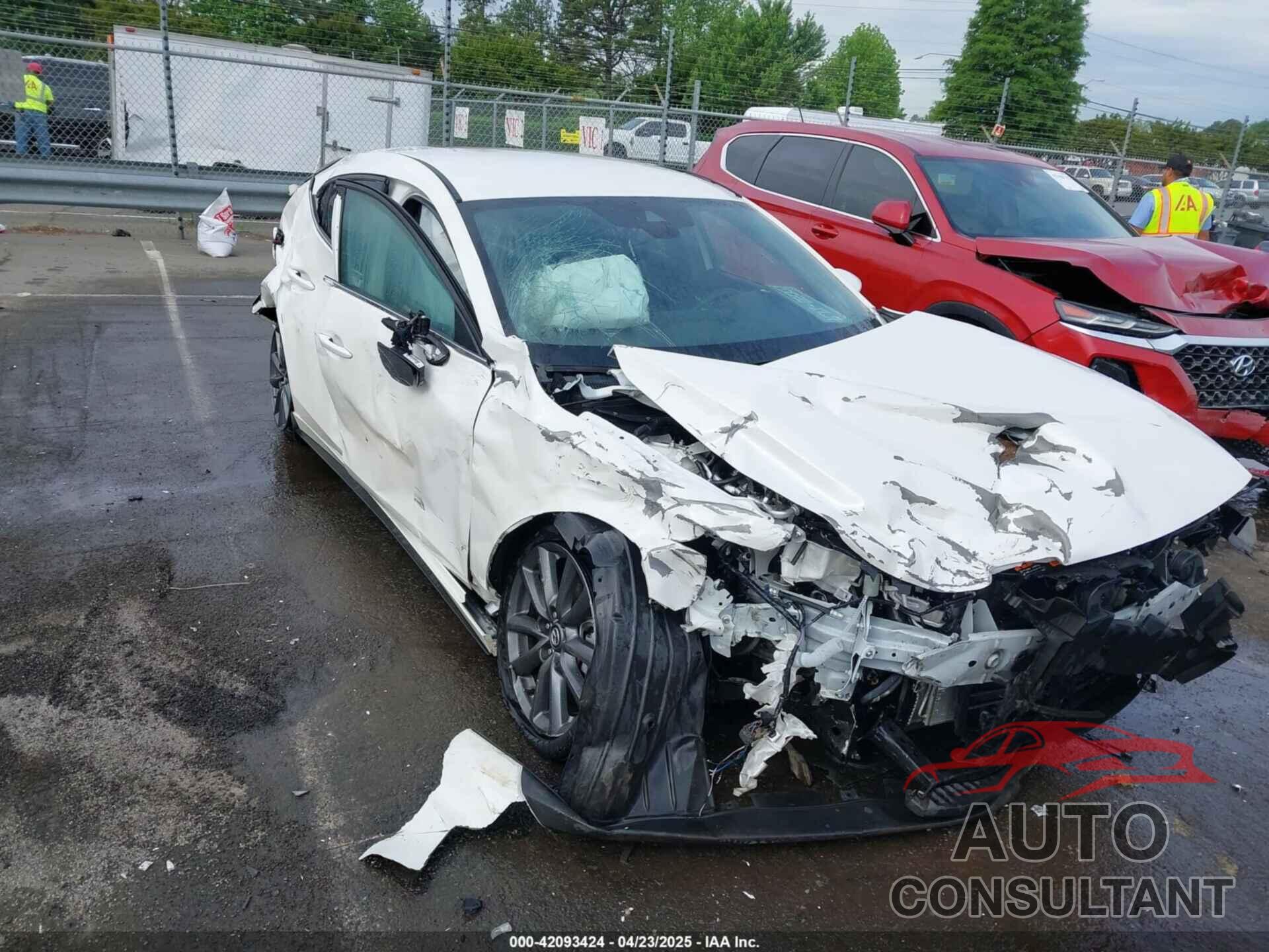 MAZDA MAZDA3 2023 - JM1BPAKM9P1604211