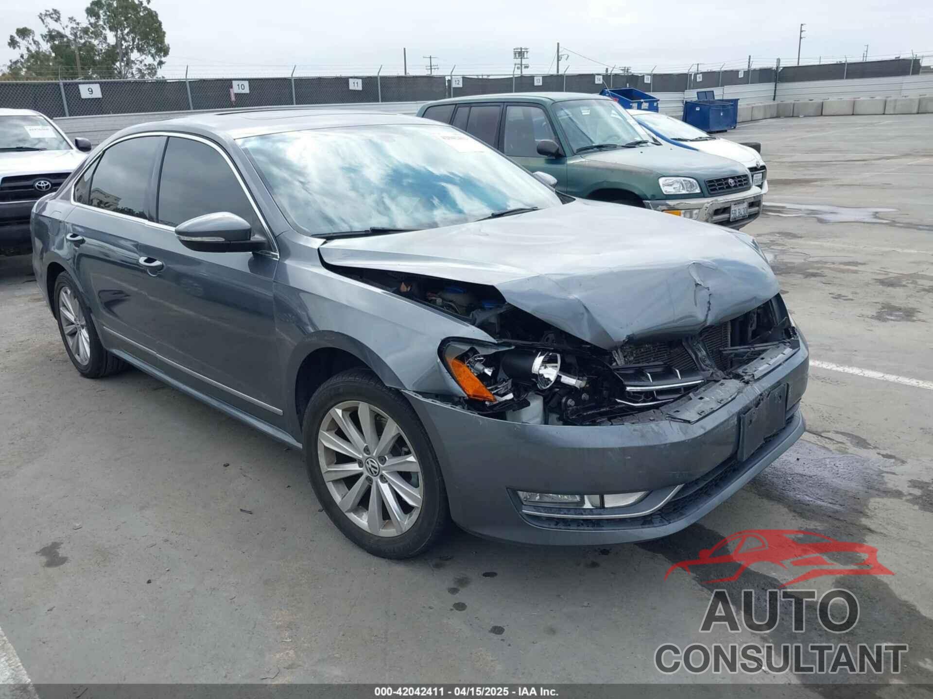 VOLKSWAGEN PASSAT 2012 - 1VWCP7A35CC022604