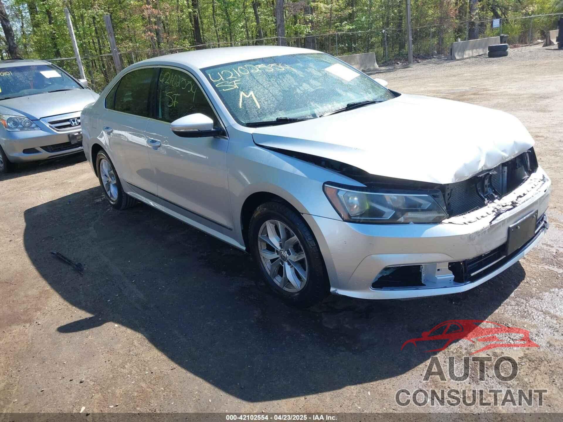 VOLKSWAGEN PASSAT 2016 - 1VWAT7A31GC056435