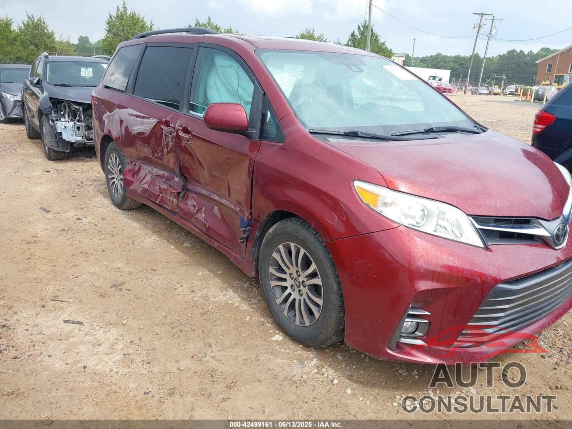 TOYOTA SIENNA 2018 - 5TDYZ3DC9JS928080