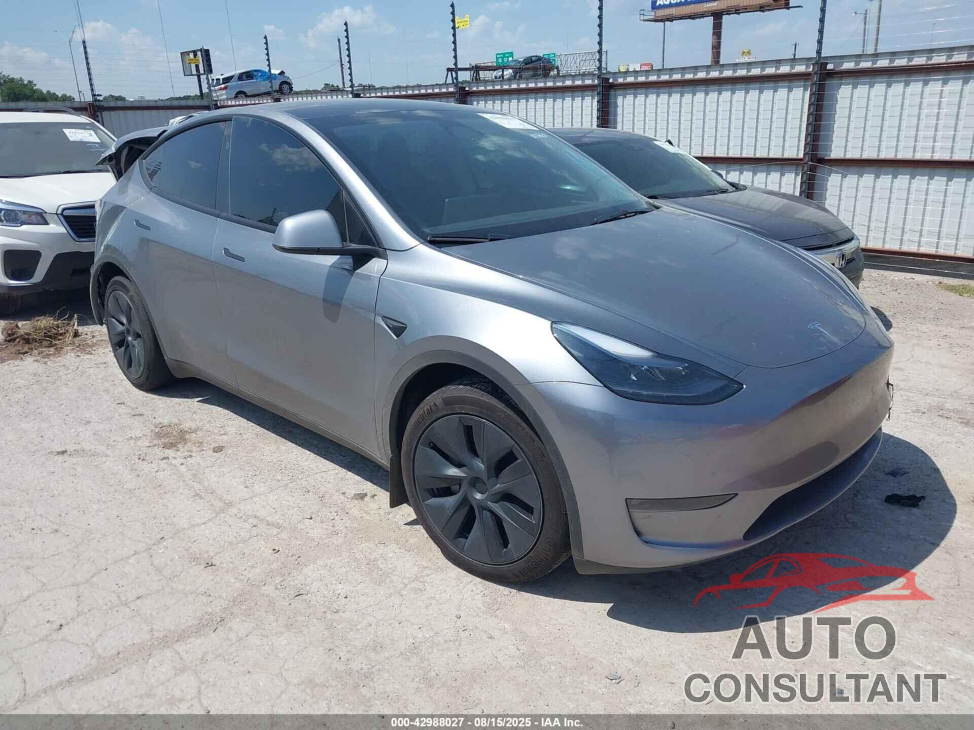 TESLA MODEL Y 2024 - 7SAYGAEE5RF211012