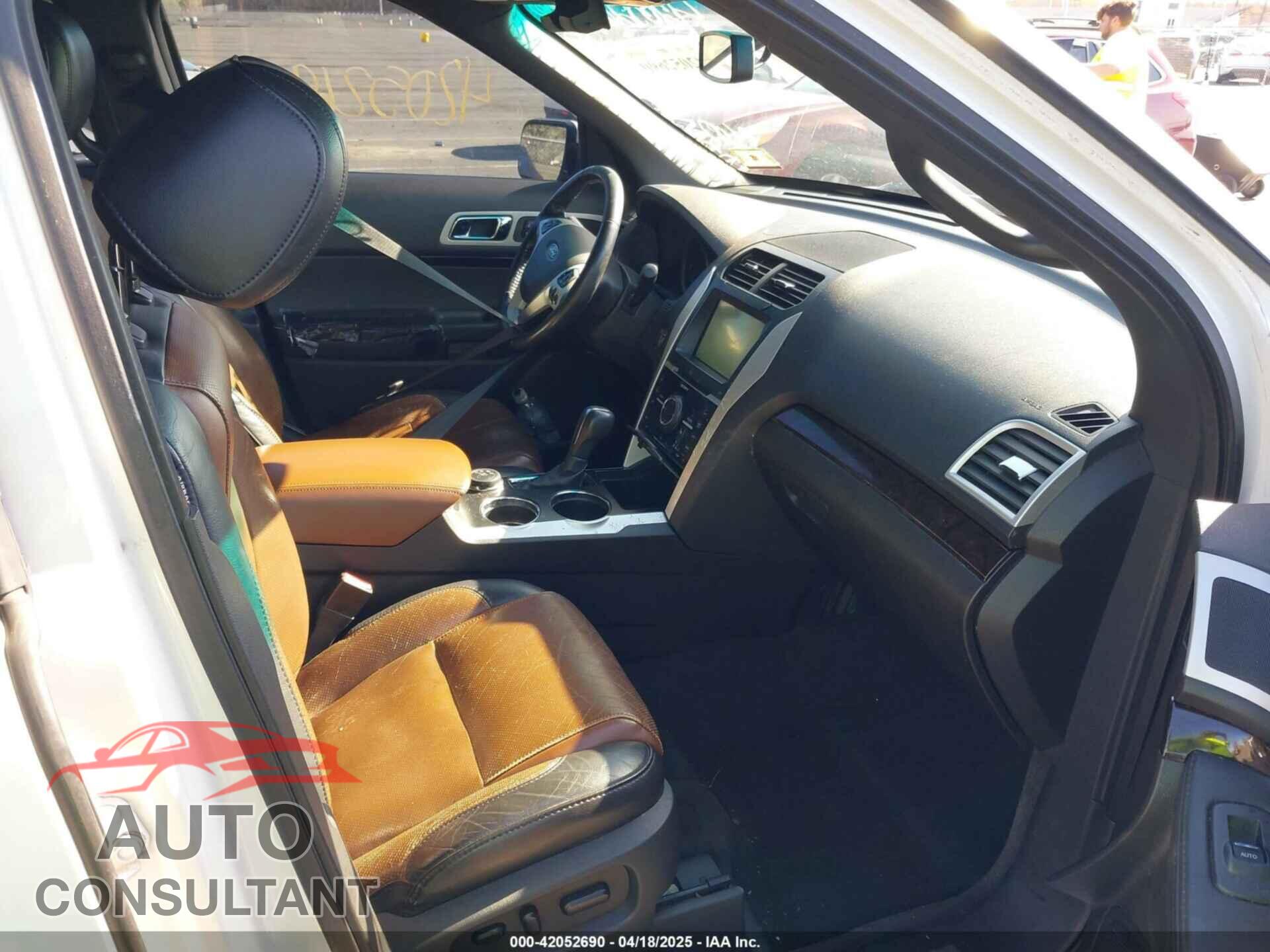 FORD EXPLORER 2011 - 1FMHK8F82BGA04579