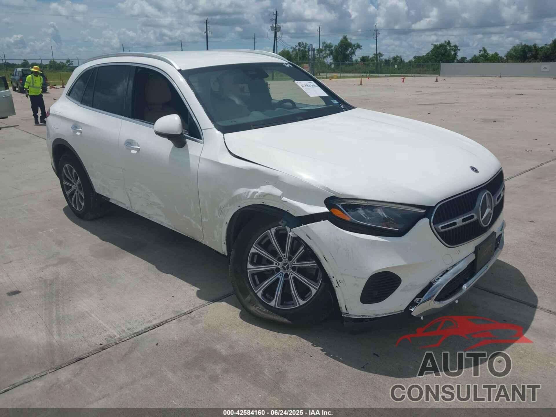 MERCEDES-BENZ GLC 300 2024 - W1NKM4GB1RU041618