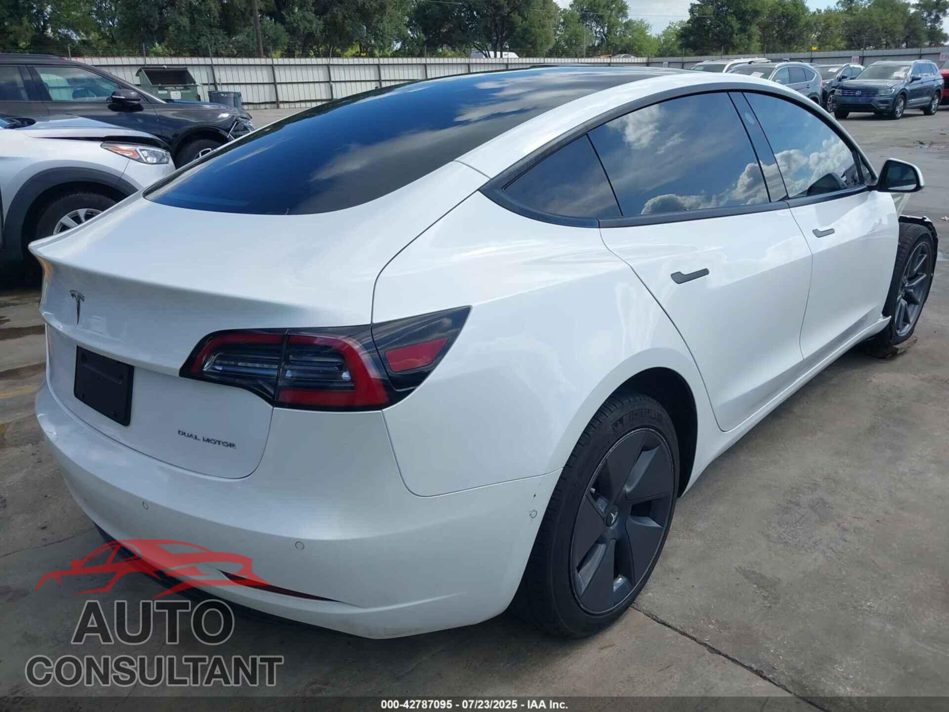 TESLA MODEL 3 2021 - 5YJ3E1EB9MF858573