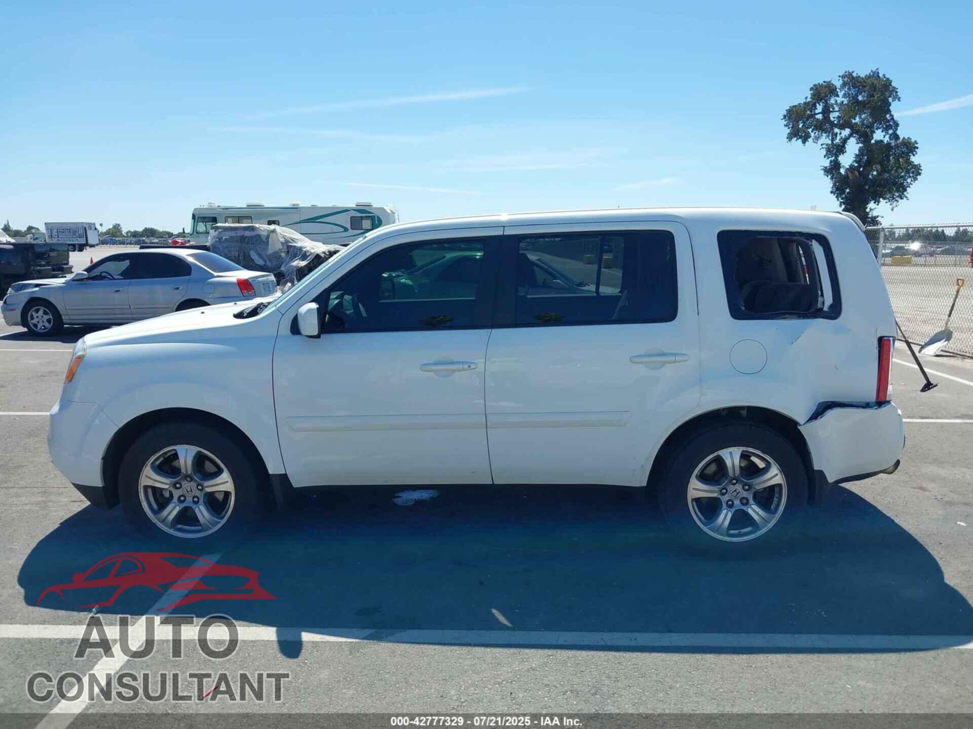 HONDA PILOT 2015 - 5FNYF4H45FB025583