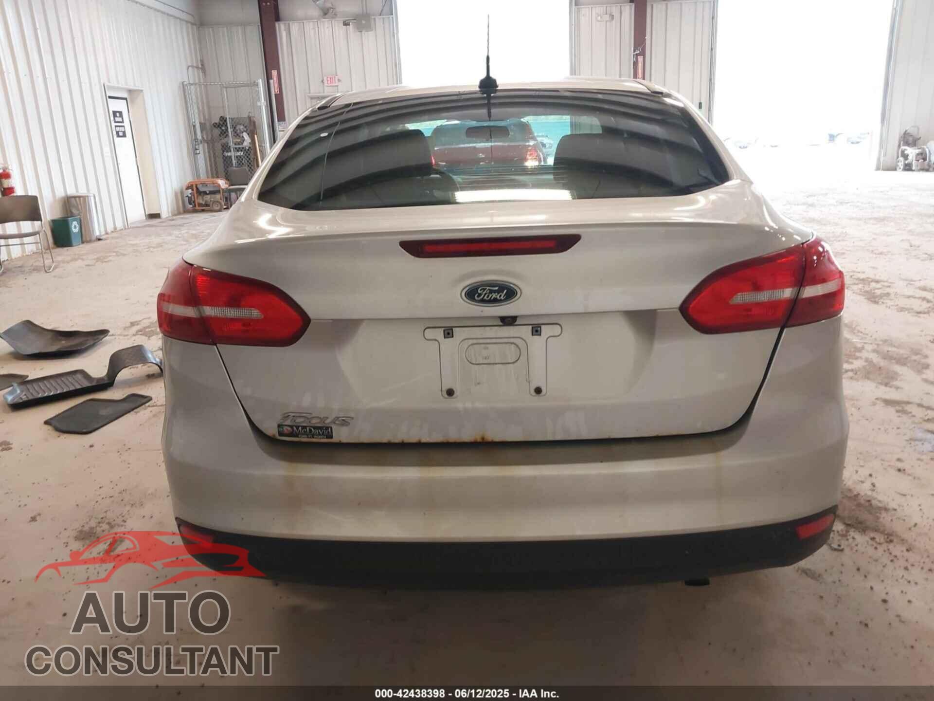 FORD FOCUS 2017 - 1FADP3E25HL222428
