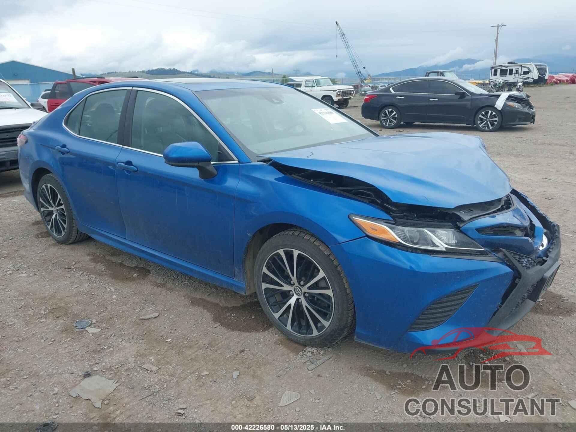 TOYOTA CAMRY 2018 - 4T1B11HK9JU148154