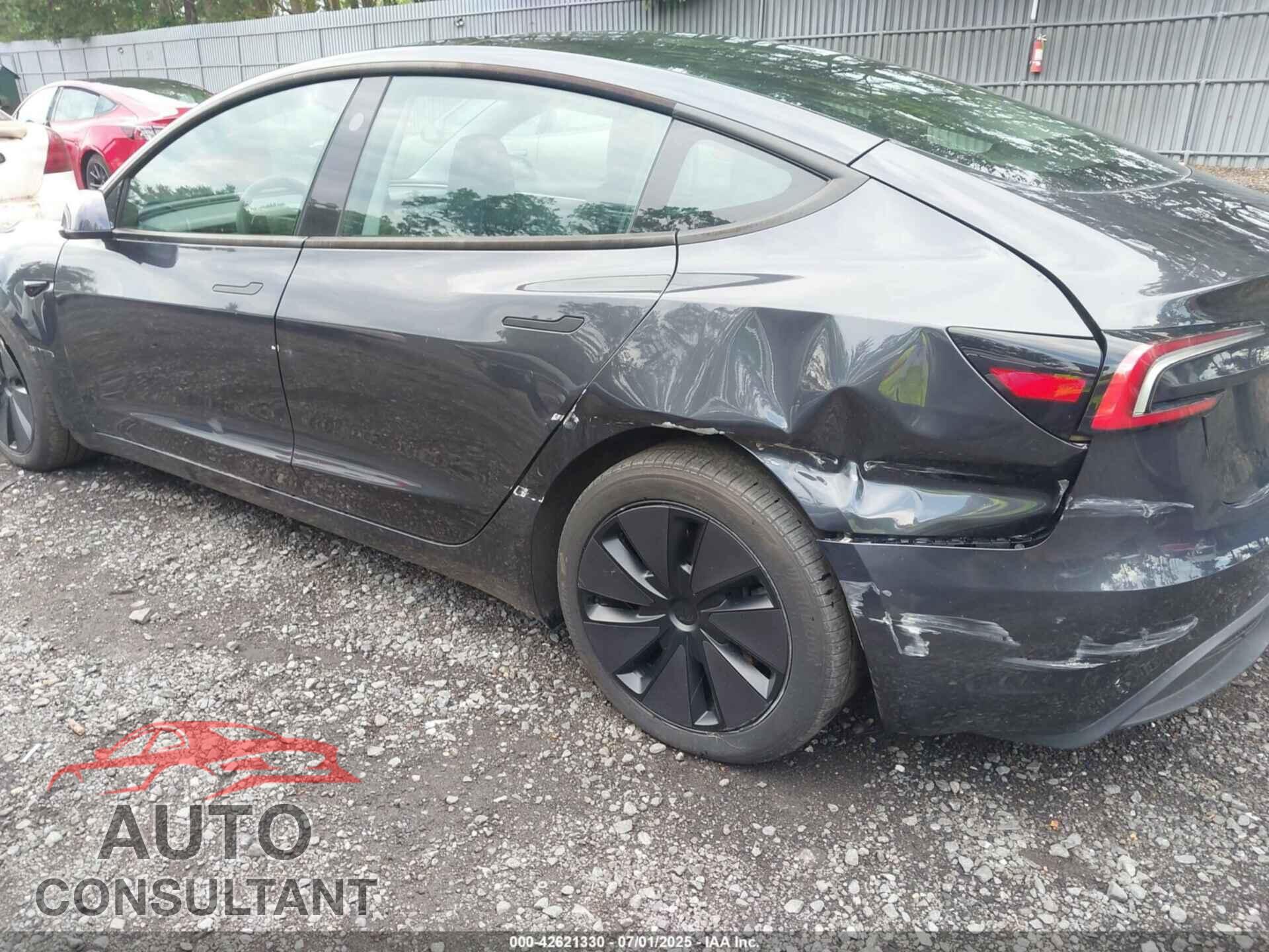 TESLA MODEL 3 2024 - 5YJ3E1EBXRF736375