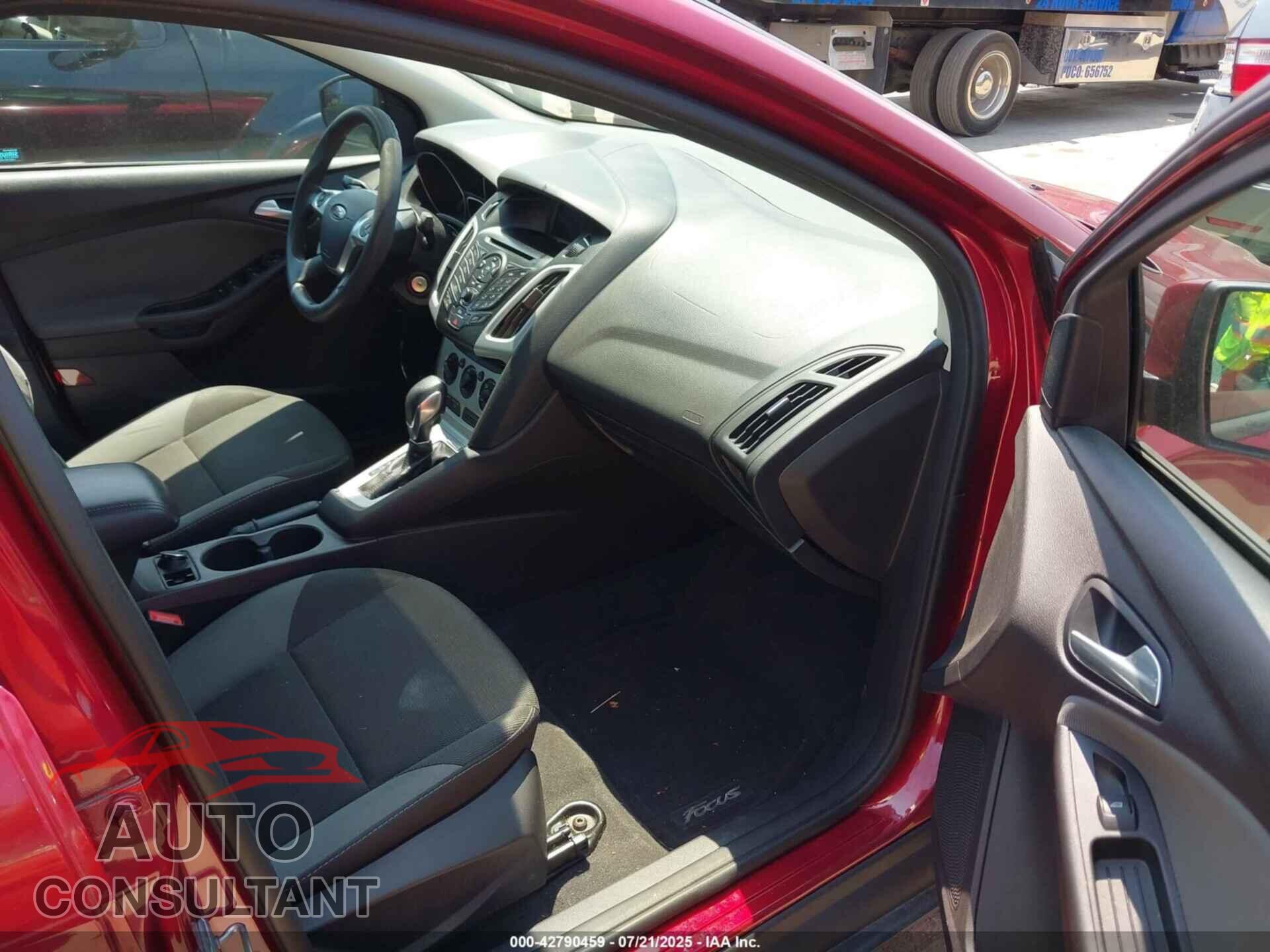 FORD FOCUS 2014 - 1FADP3F26EL106536