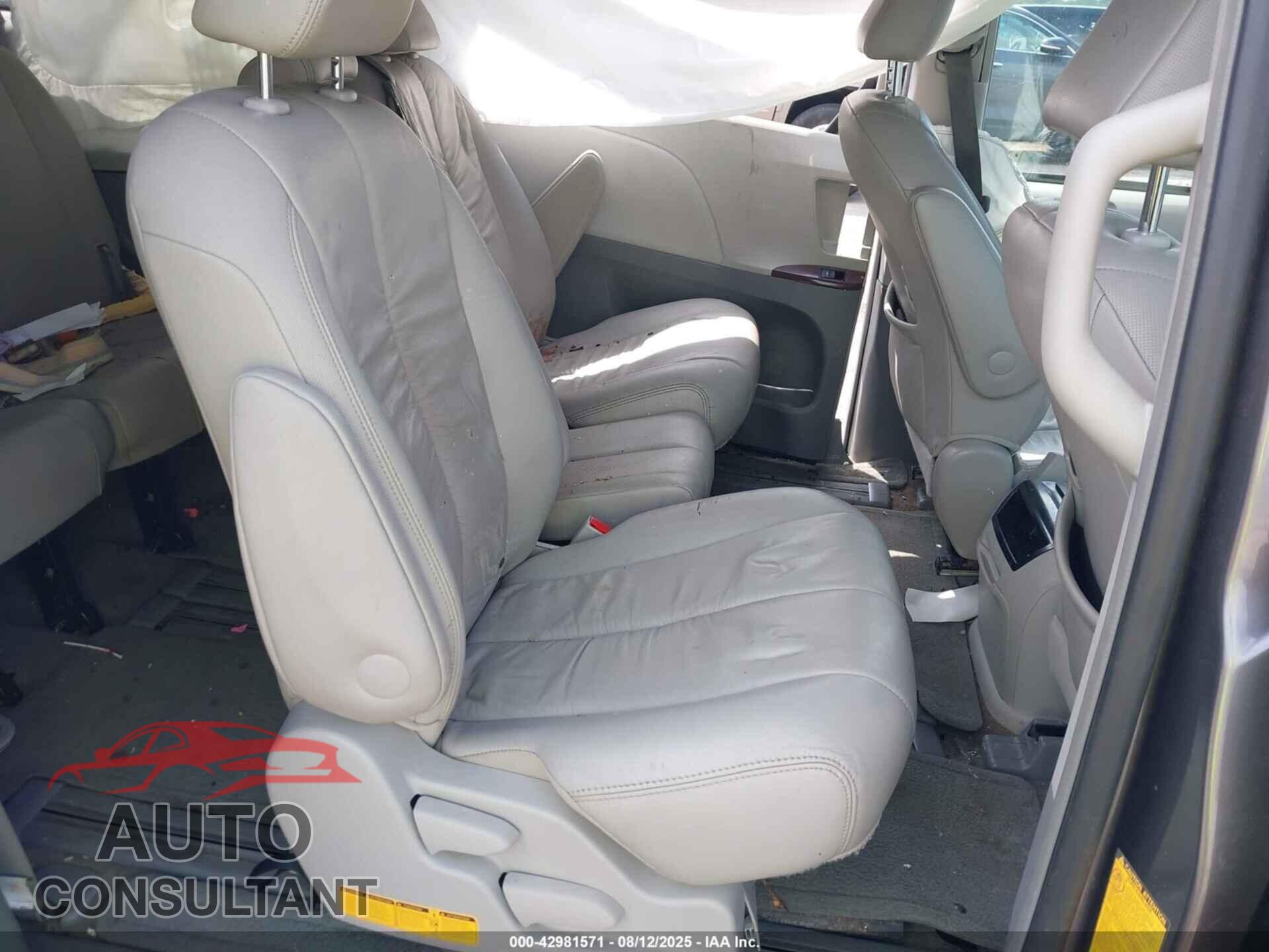 TOYOTA SIENNA 2012 - 5TDYK3DC9CS242547