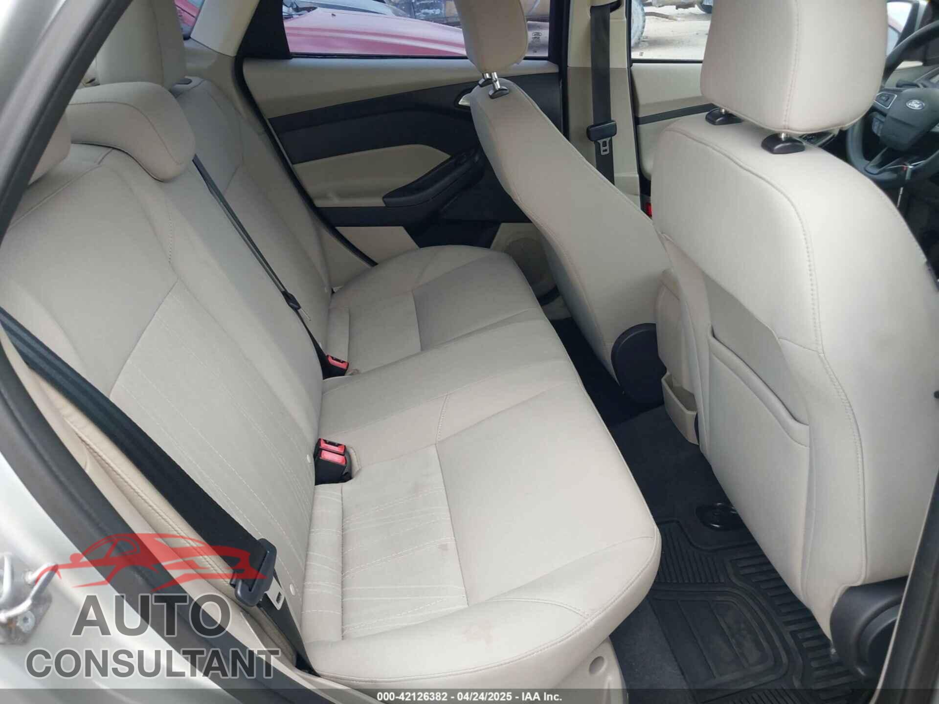 FORD FOCUS 2015 - 1FADP3F25FL293401