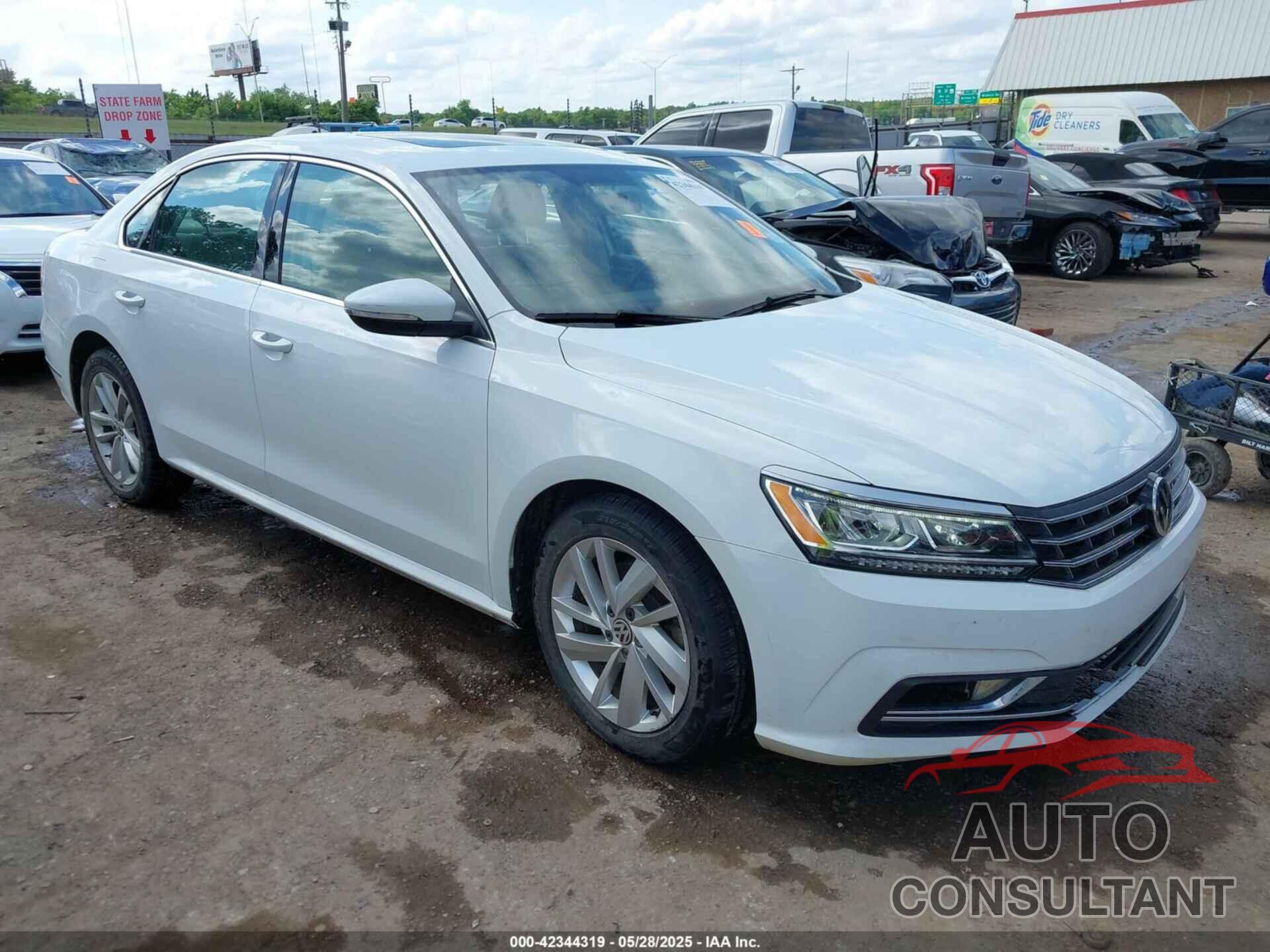 VOLKSWAGEN PASSAT 2018 - 1VWBA7A34JC023706