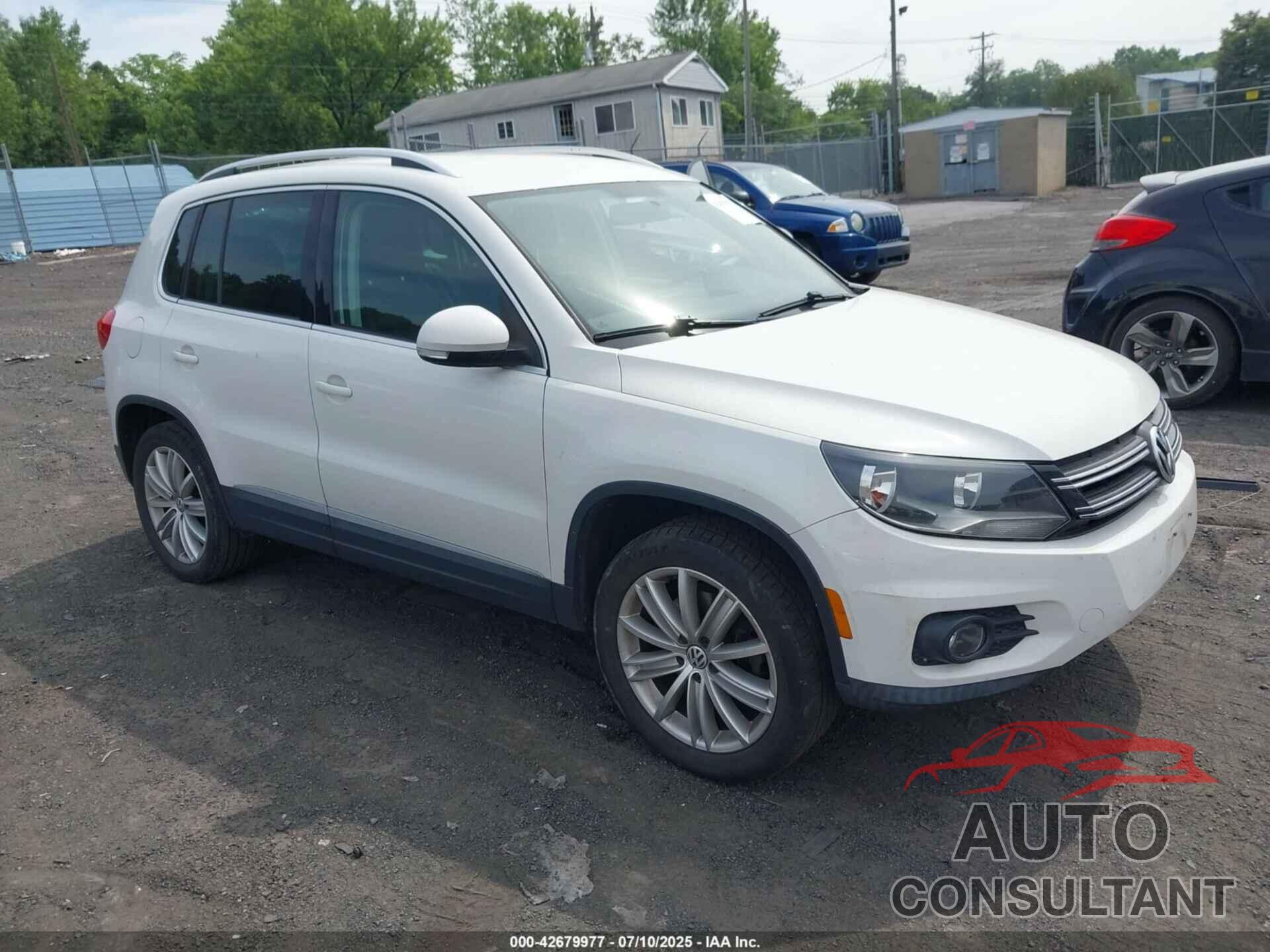 VOLKSWAGEN TIGUAN 2012 - WVGAV7AX9CW607960