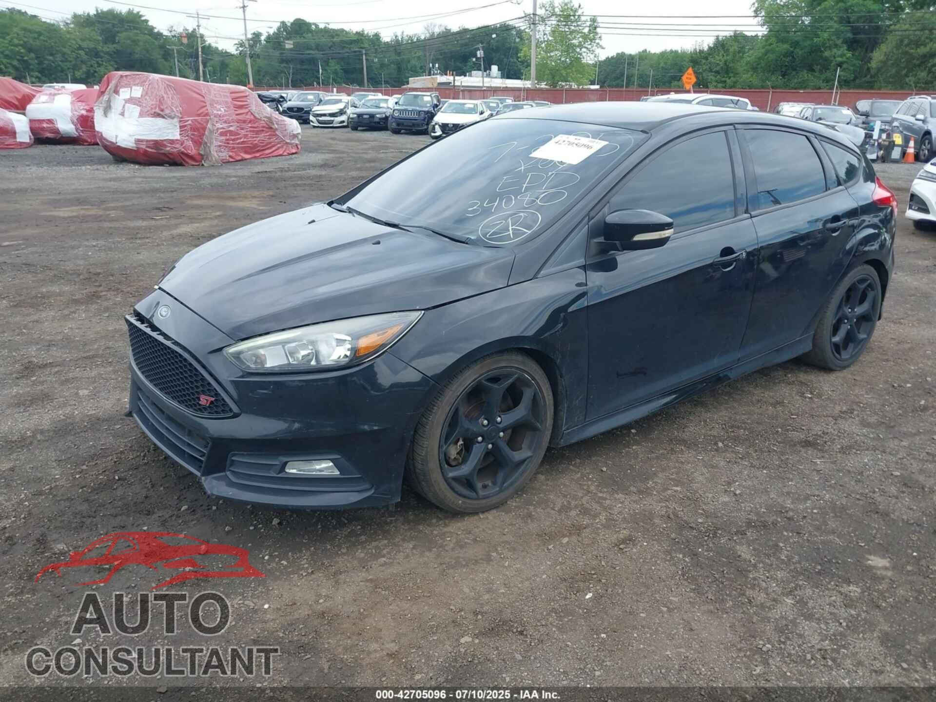 FORD FOCUS ST 2017 - 1FADP3L97HL234080