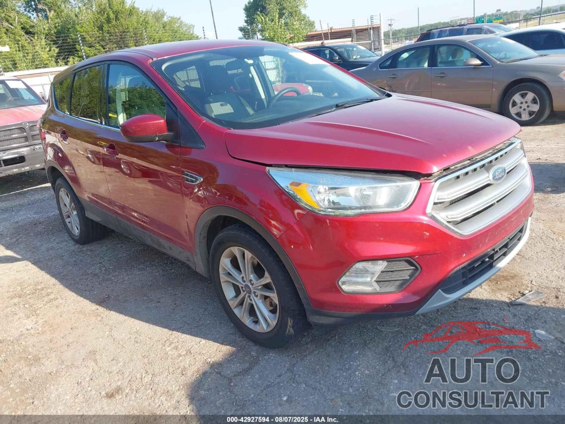 FORD ESCAPE 2017 - 1FMCU0GDXHUC38416