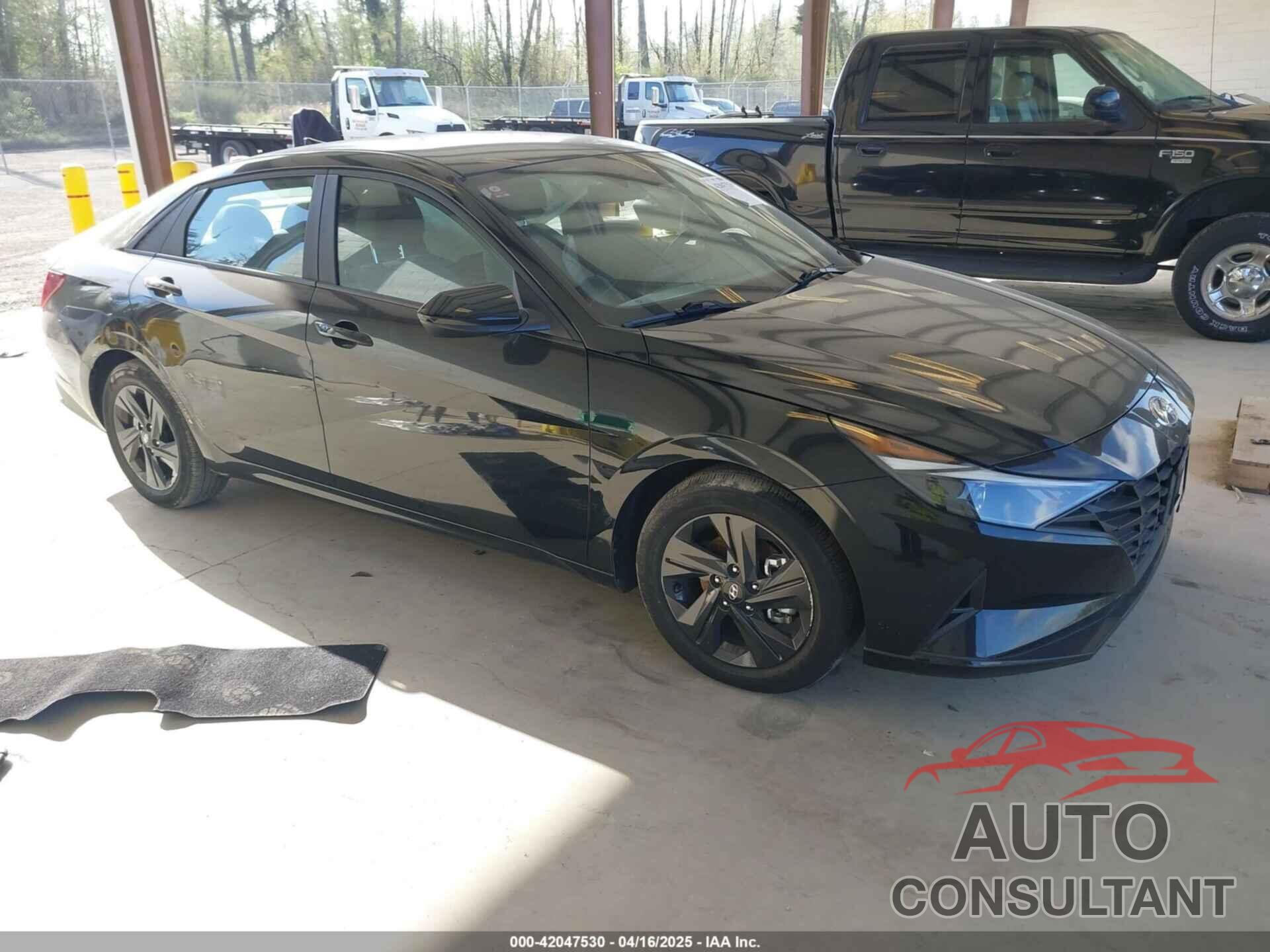 HYUNDAI ELANTRA 2023 - KMHLM4AG3PU371236