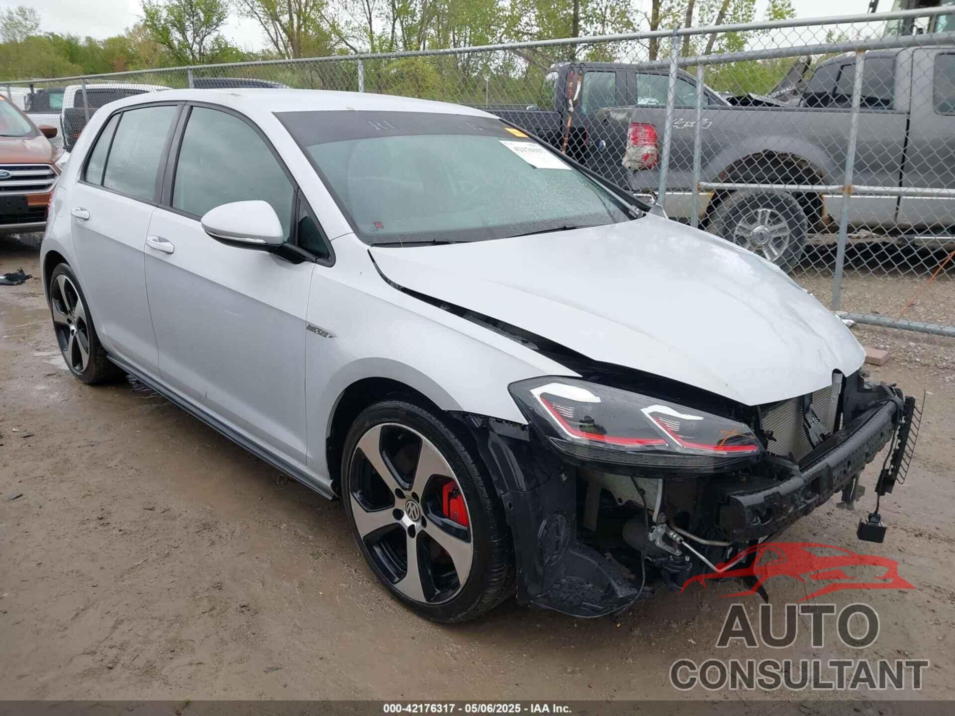 VOLKSWAGEN GOLF GTI 2019 - 3VW5T7AU1KM002313