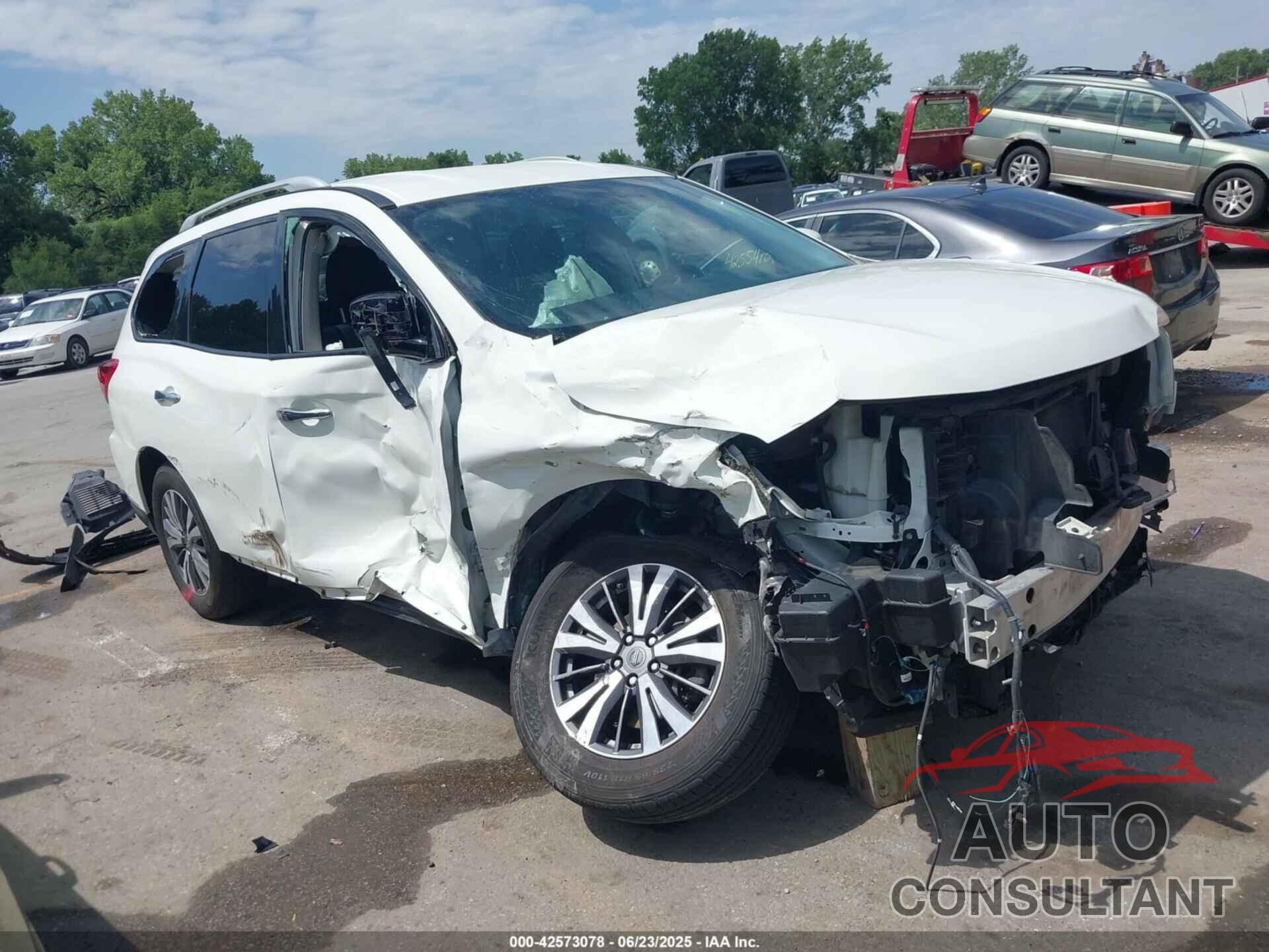 NISSAN PATHFINDER 2017 - 5N1DR2MM6HC636976