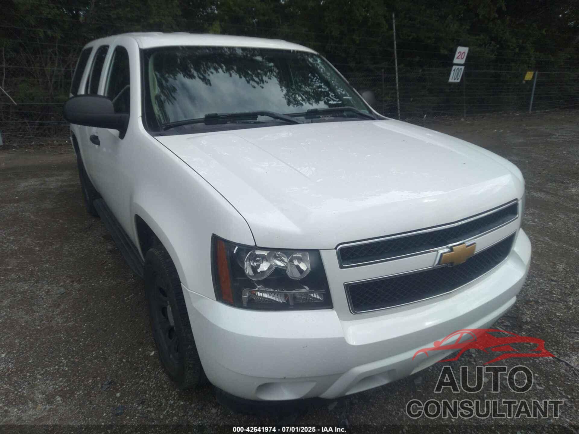 CHEVROLET TAHOE 2013 - 1GNLC2E05DR351035