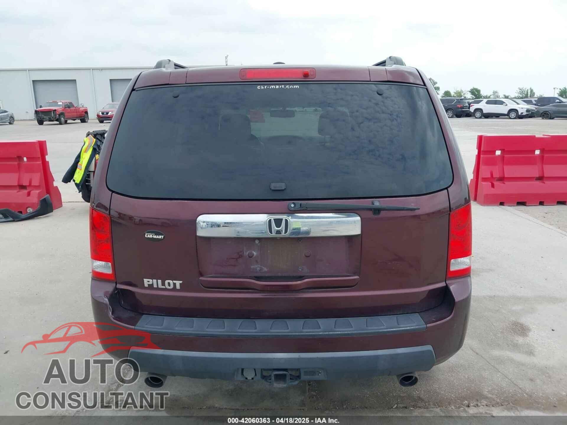 HONDA PILOT 2011 - 5FNYF3H68BB004894