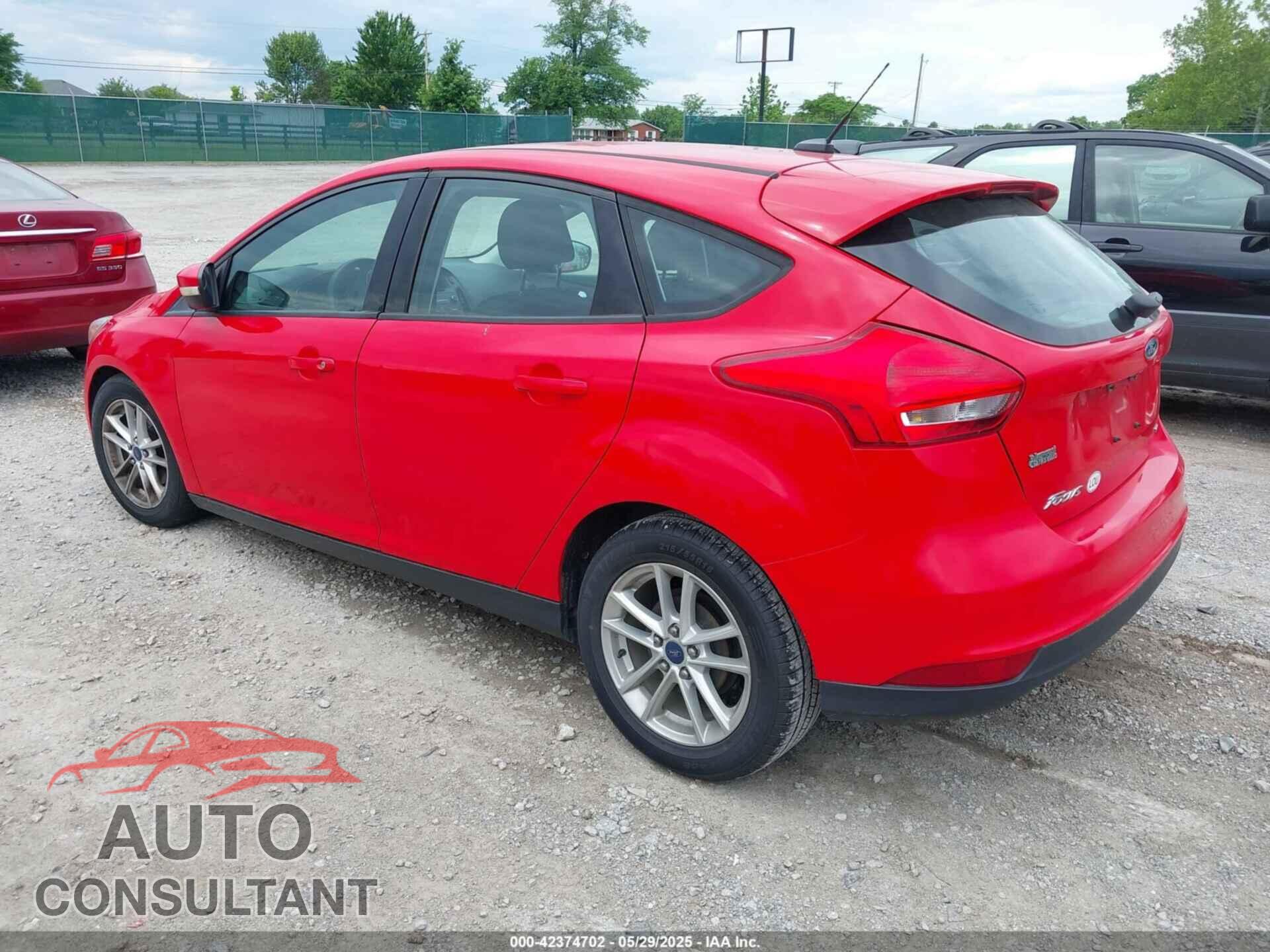 FORD FOCUS 2015 - 1FADP3K26FL301057