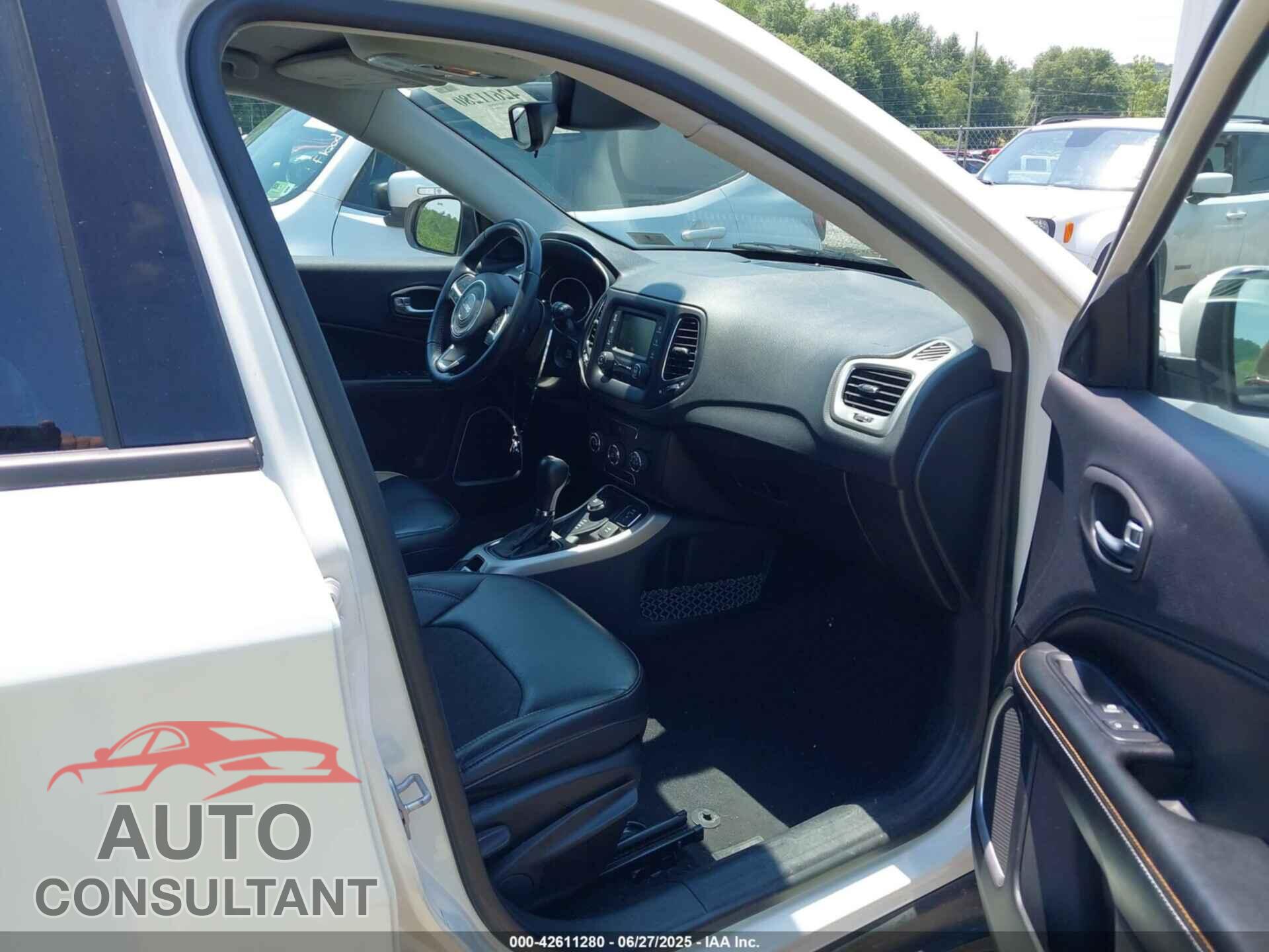 JEEP COMPASS 2018 - 3C4NJDBB5JT256809