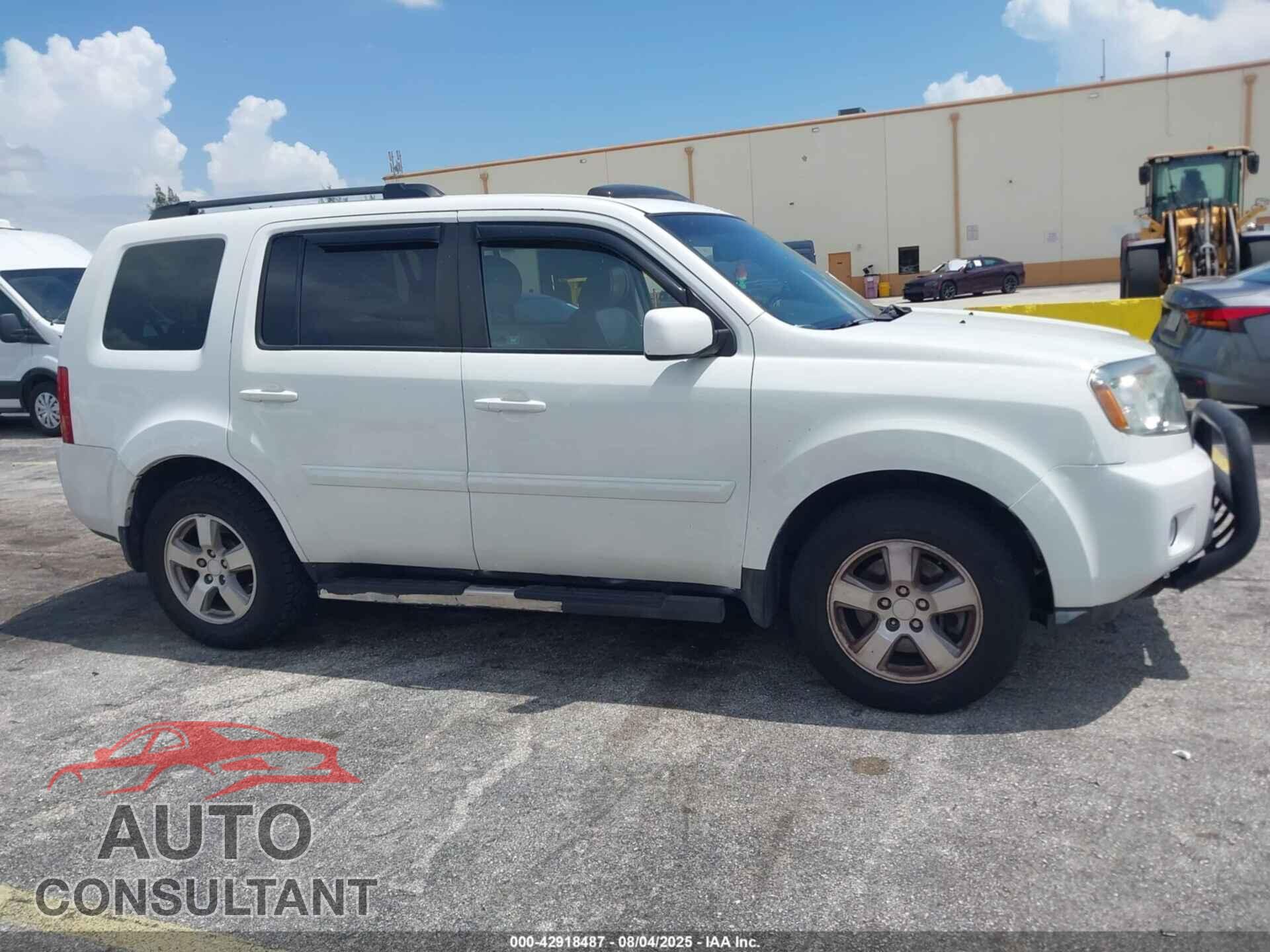 HONDA PILOT 2011 - 5FNYF4H59BB022155