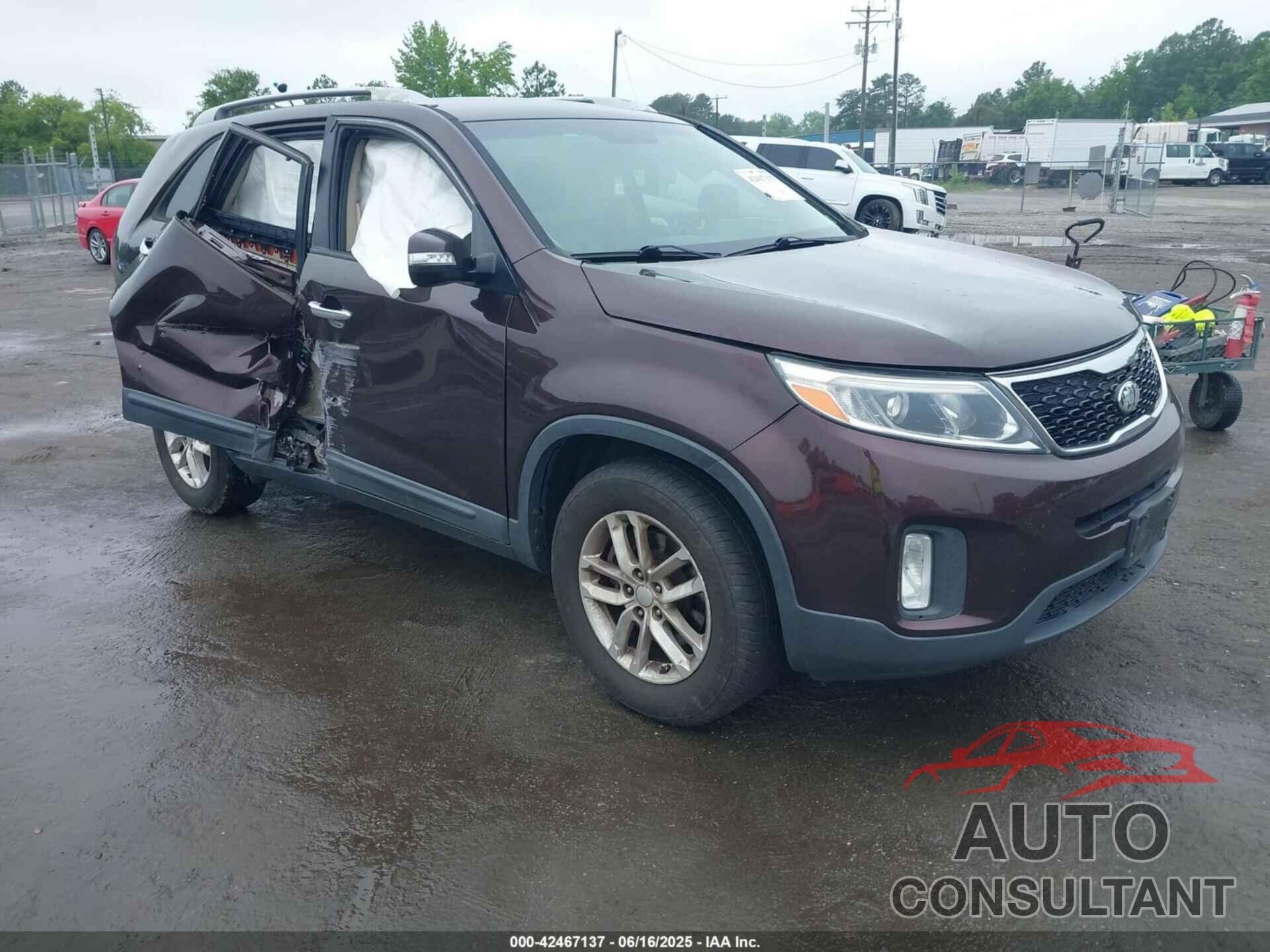 KIA SORENTO 2015 - 5XYKT3A64FG571319