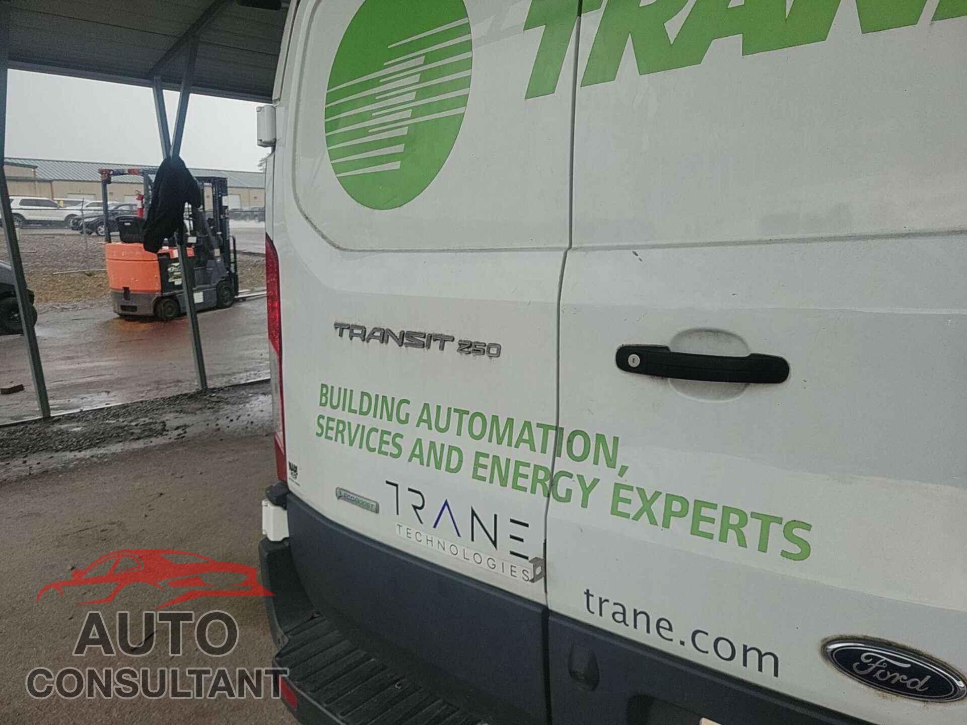 FORD TRANSIT 2018 - 1FTYR1YG9JKB52008