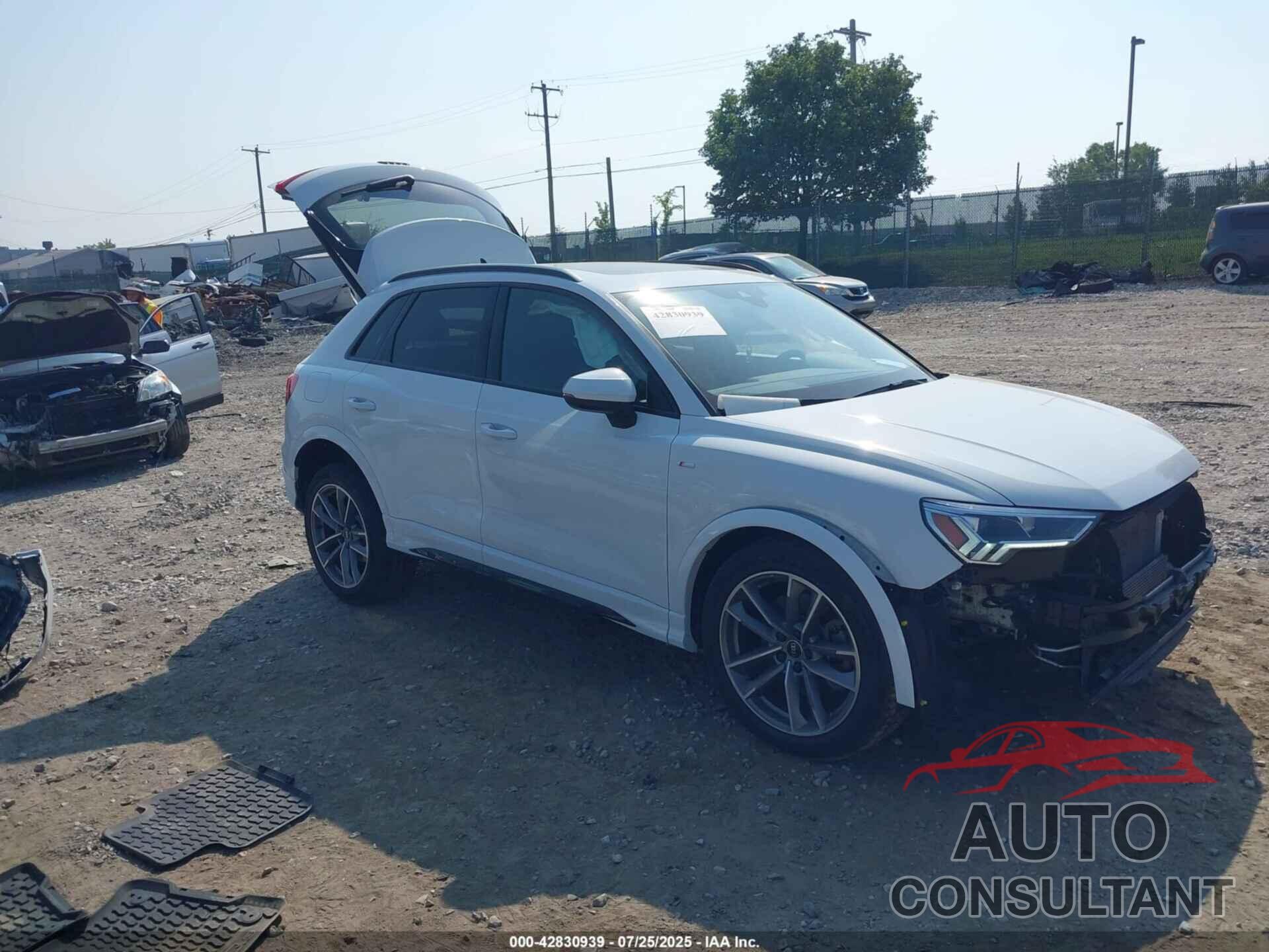 AUDI Q3 2022 - WA1EECF32N1136264